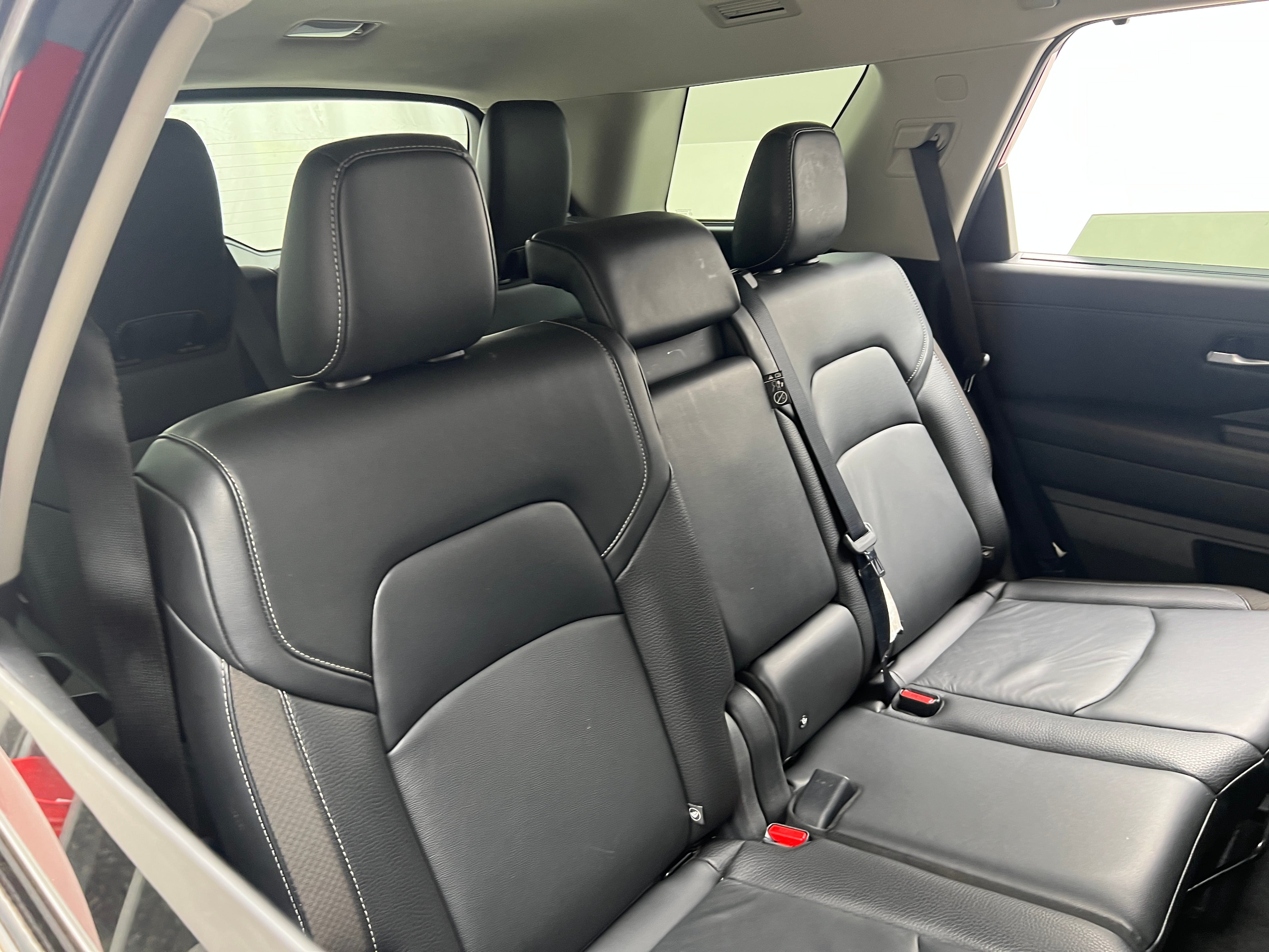 2023 Nissan Pathfinder SL 5