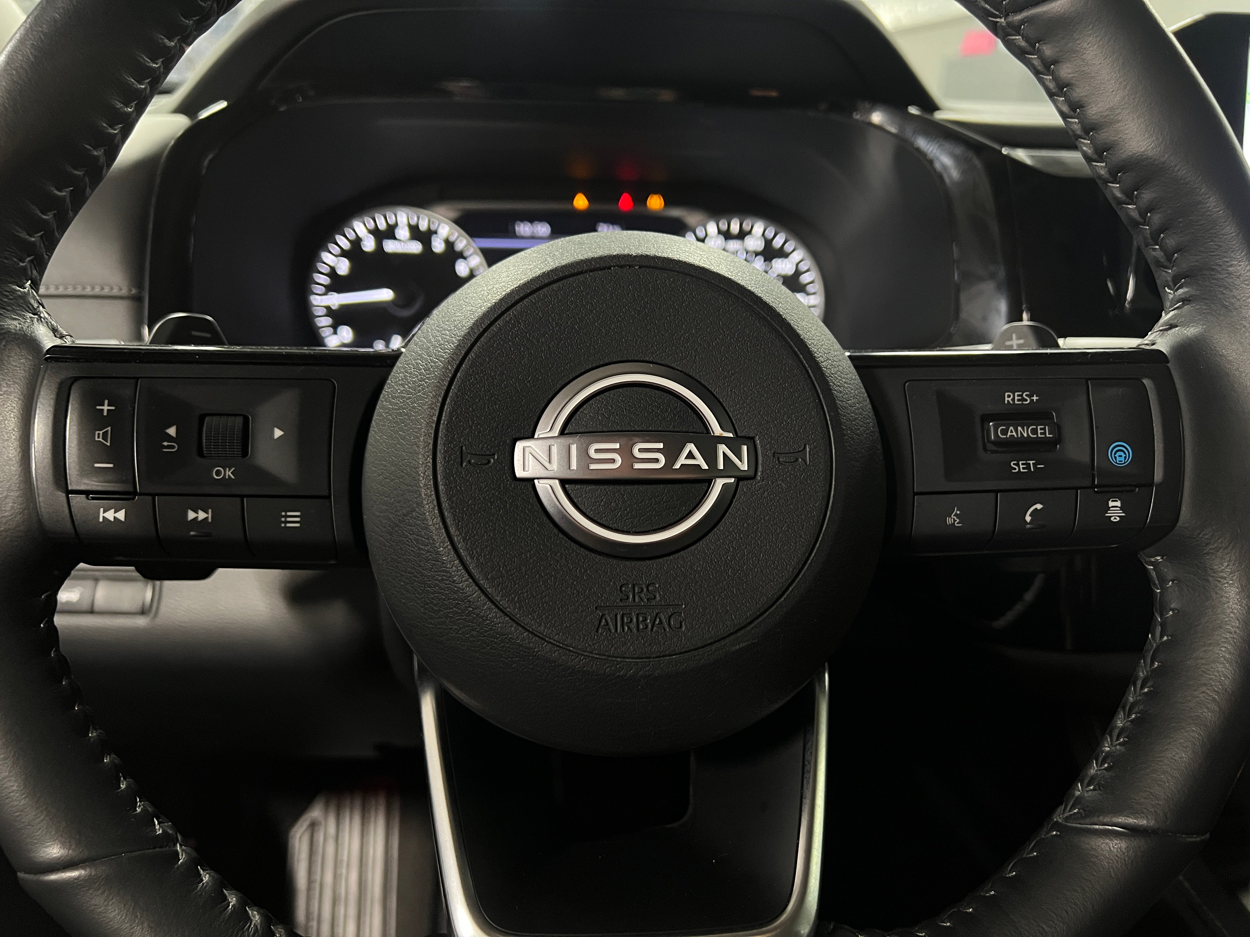 2023 Nissan Pathfinder SL 4