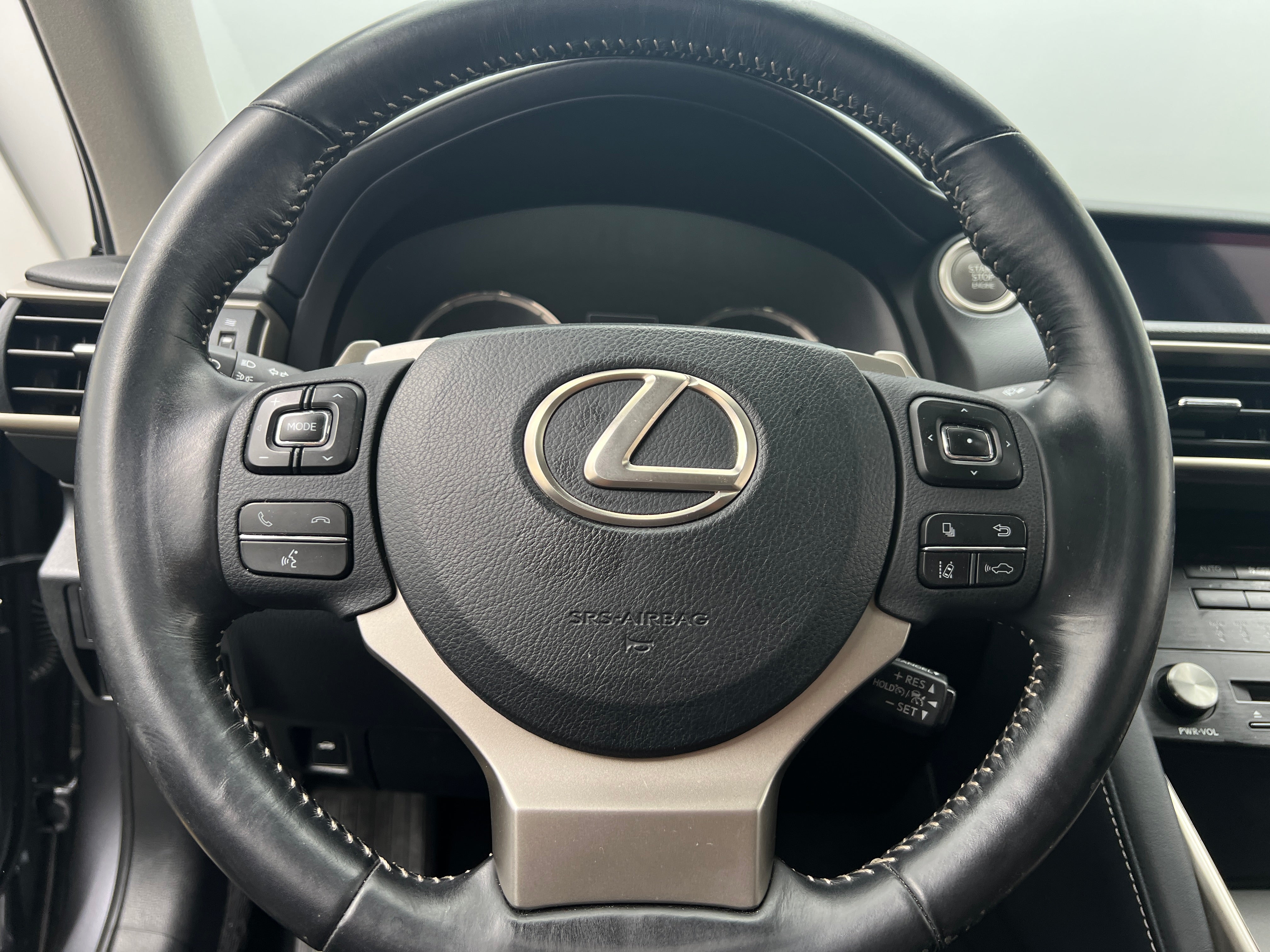 2017 Lexus IS 200t 4