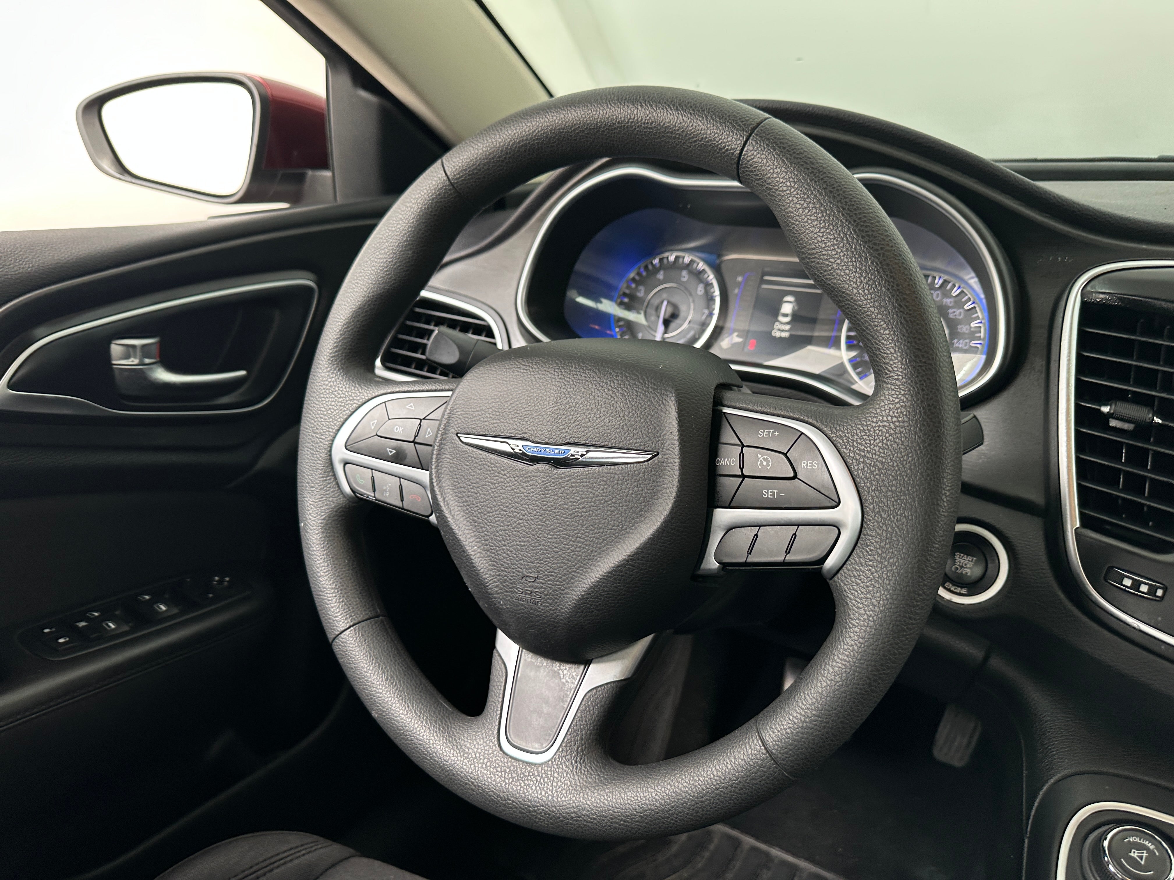 2015 Chrysler 200 LX 5