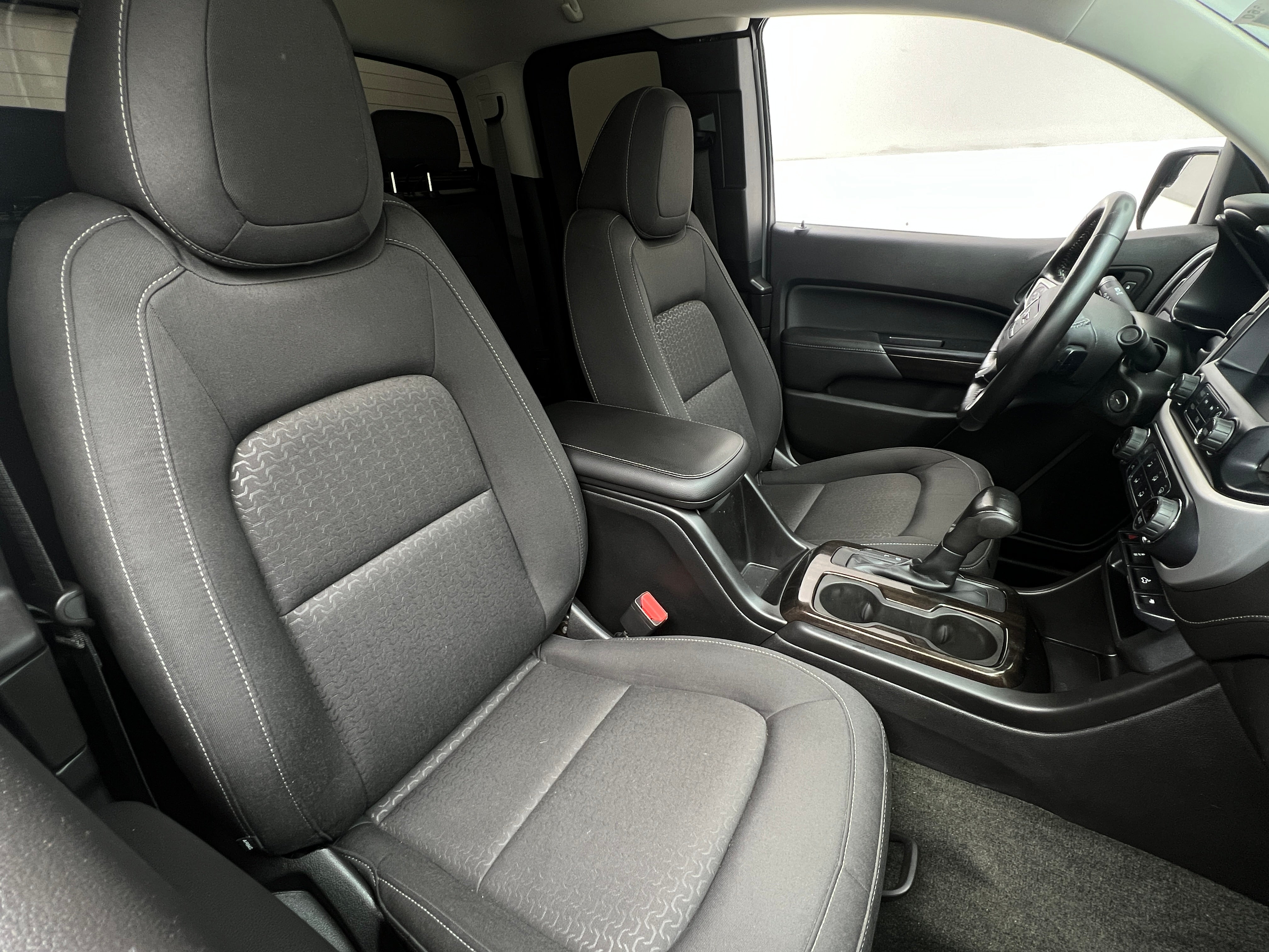 2018 GMC Canyon SLE 2