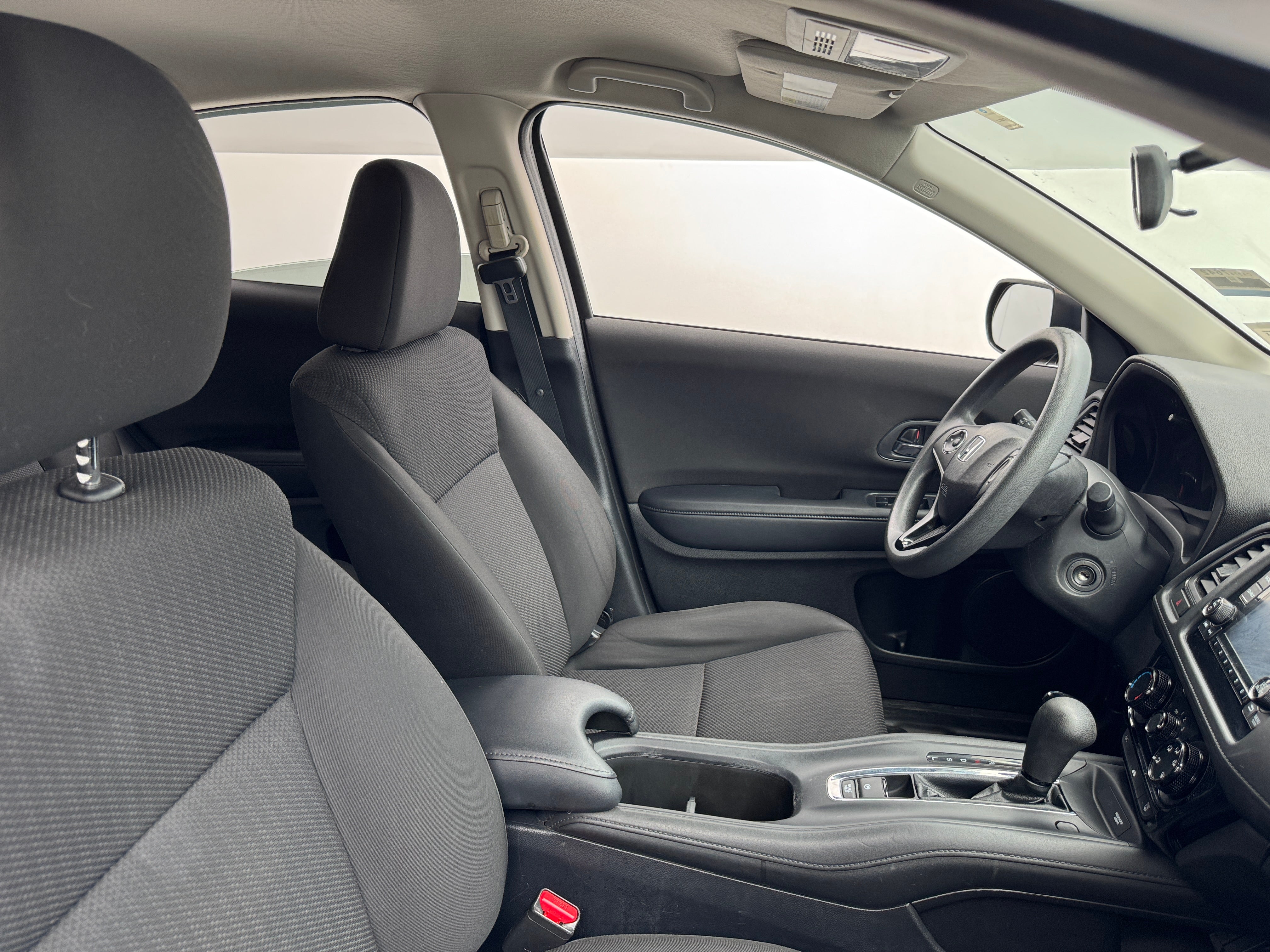 2016 Honda HR-V LX 2