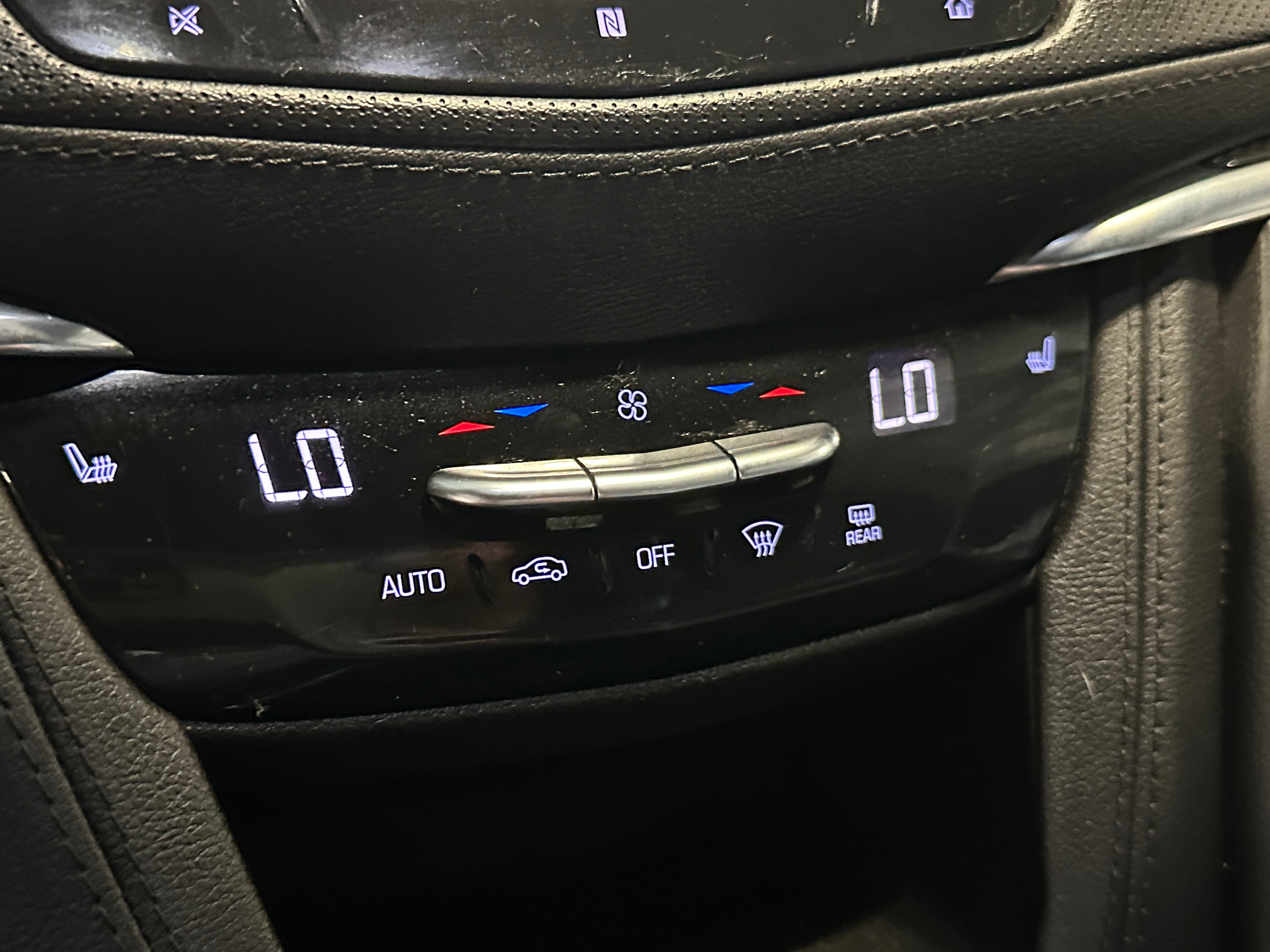 Thumbnail: 2020 Cadillac XT5 - 3