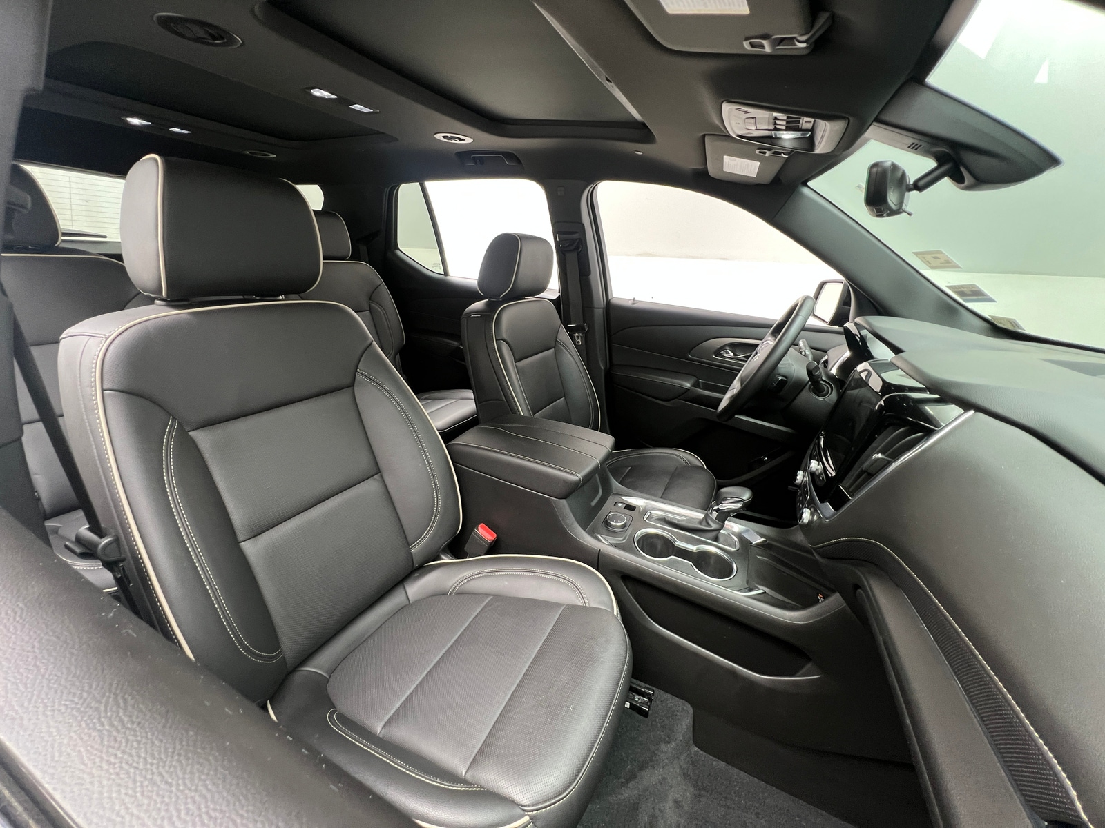 Thumbnail: 2023 Chevrolet Traverse - 2