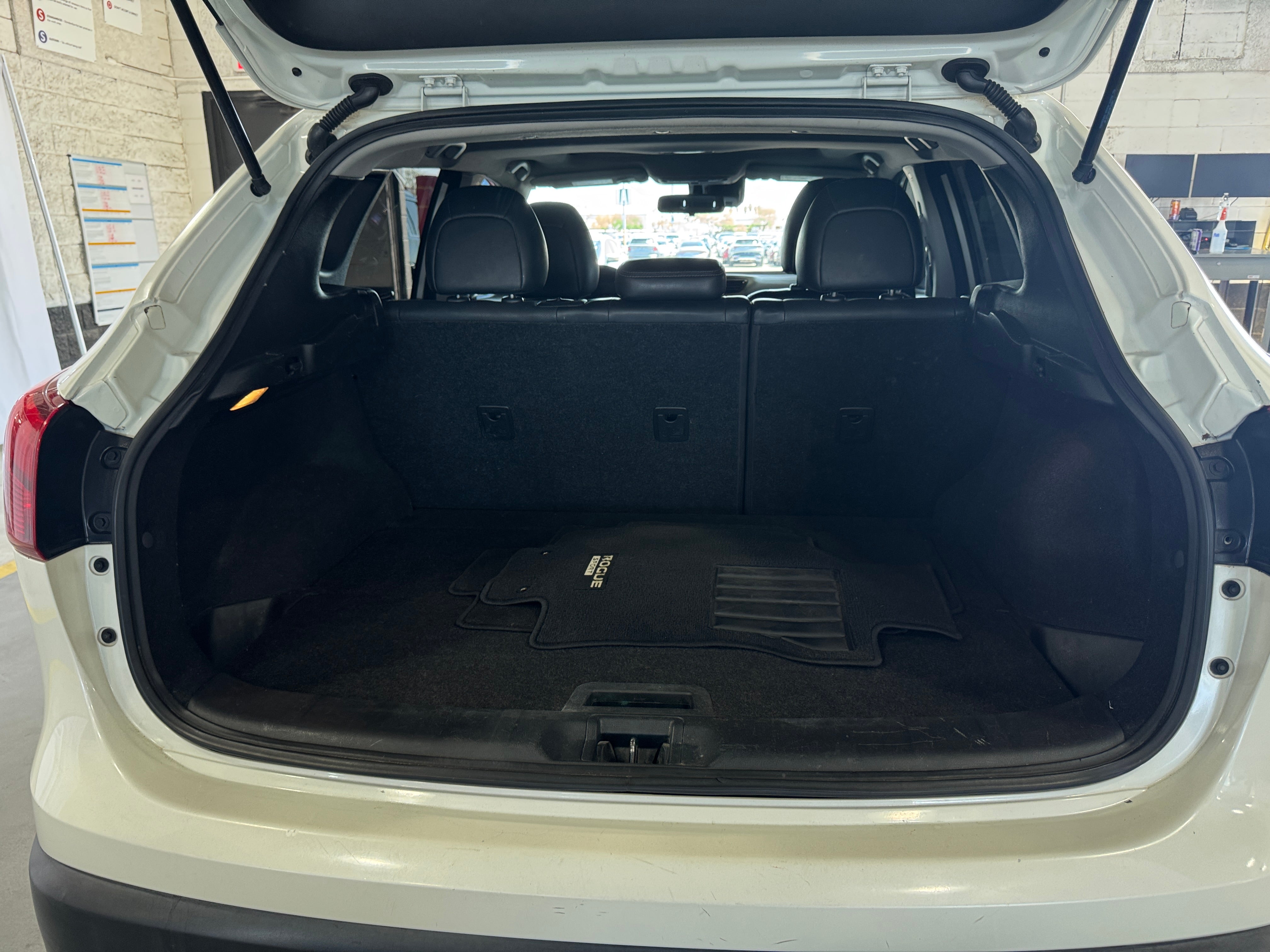 2017 Nissan Rogue Sport SL 6