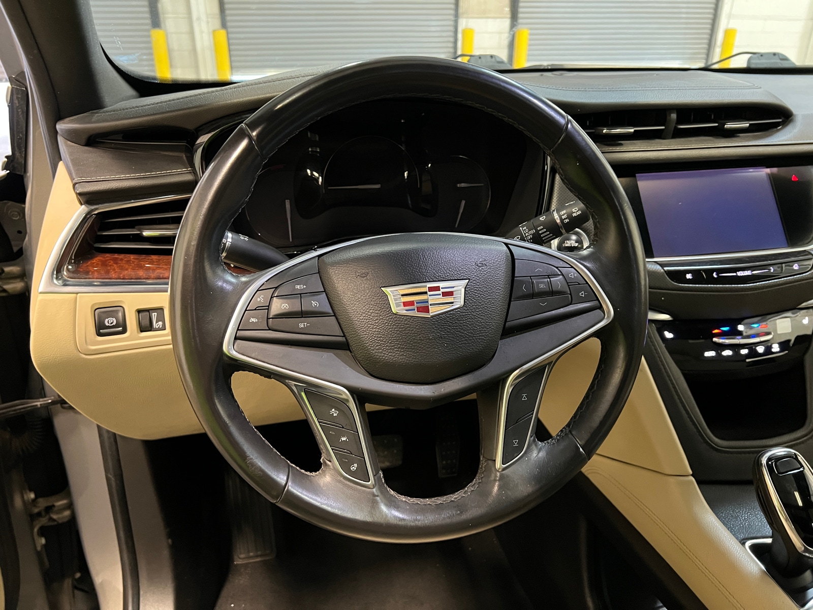 Thumbnail: 2017 Cadillac XT5 - 4