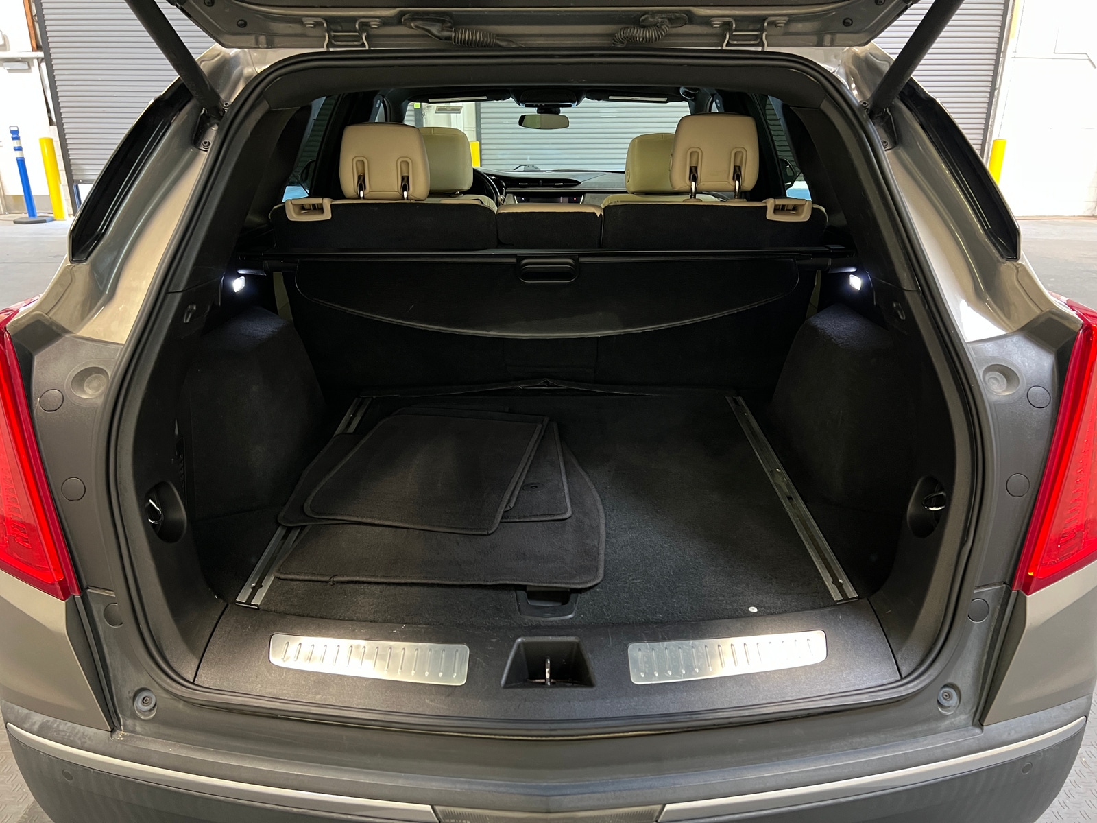 Thumbnail: 2017 Cadillac XT5 - 6
