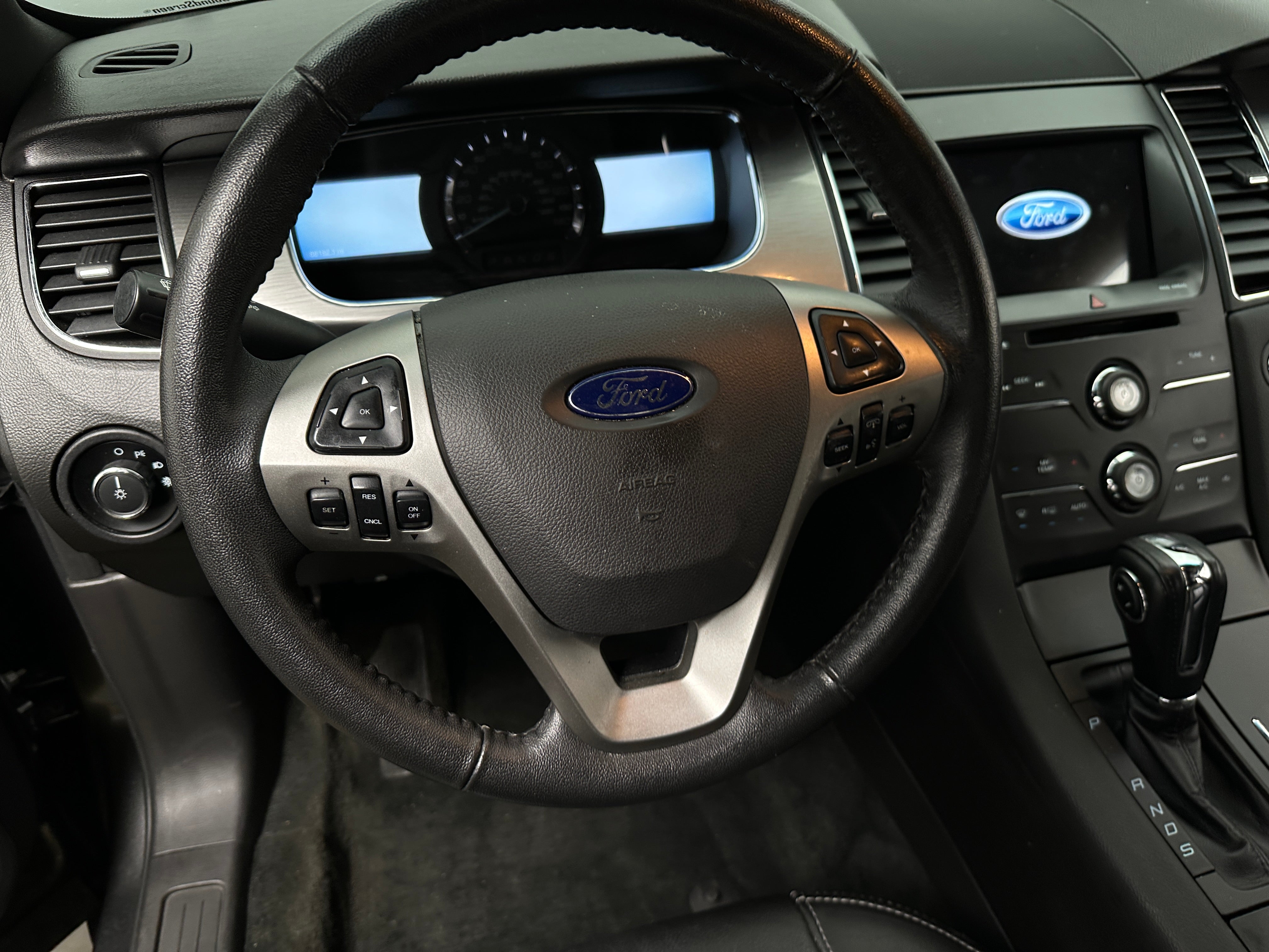 2016 Ford Taurus SEL 4