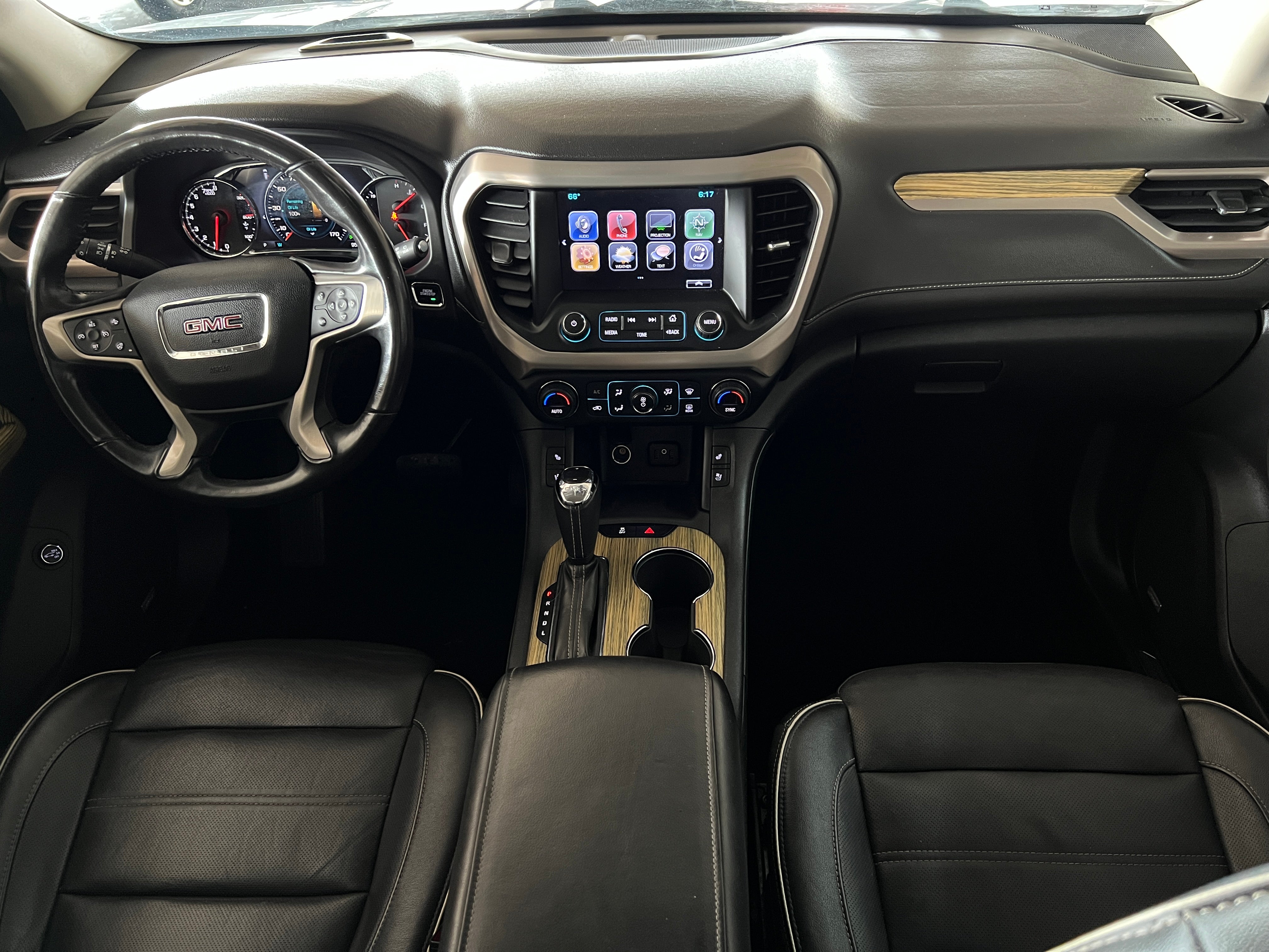 2019 GMC Acadia Denali 2