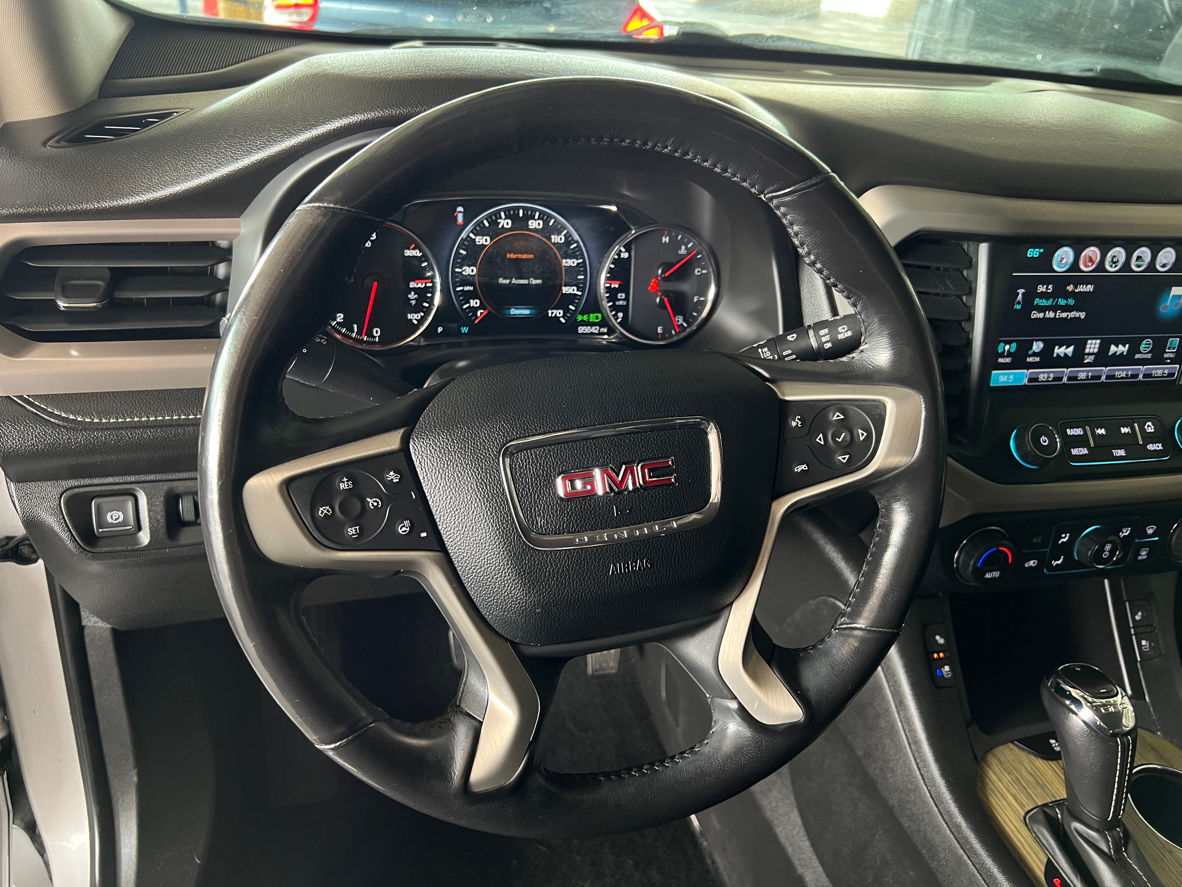 2019 GMC Acadia Denali 4