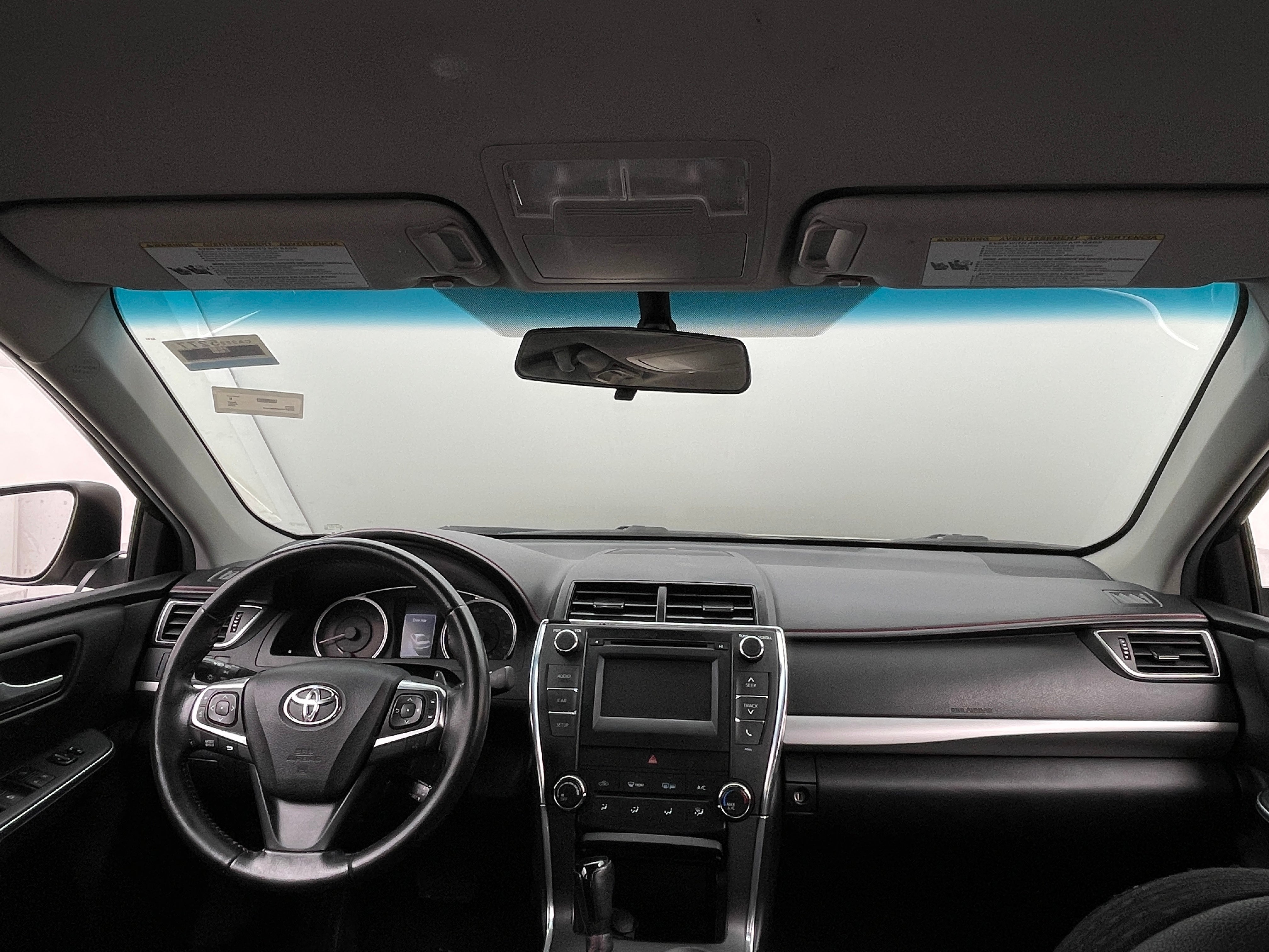 2015 Toyota Camry SE 3