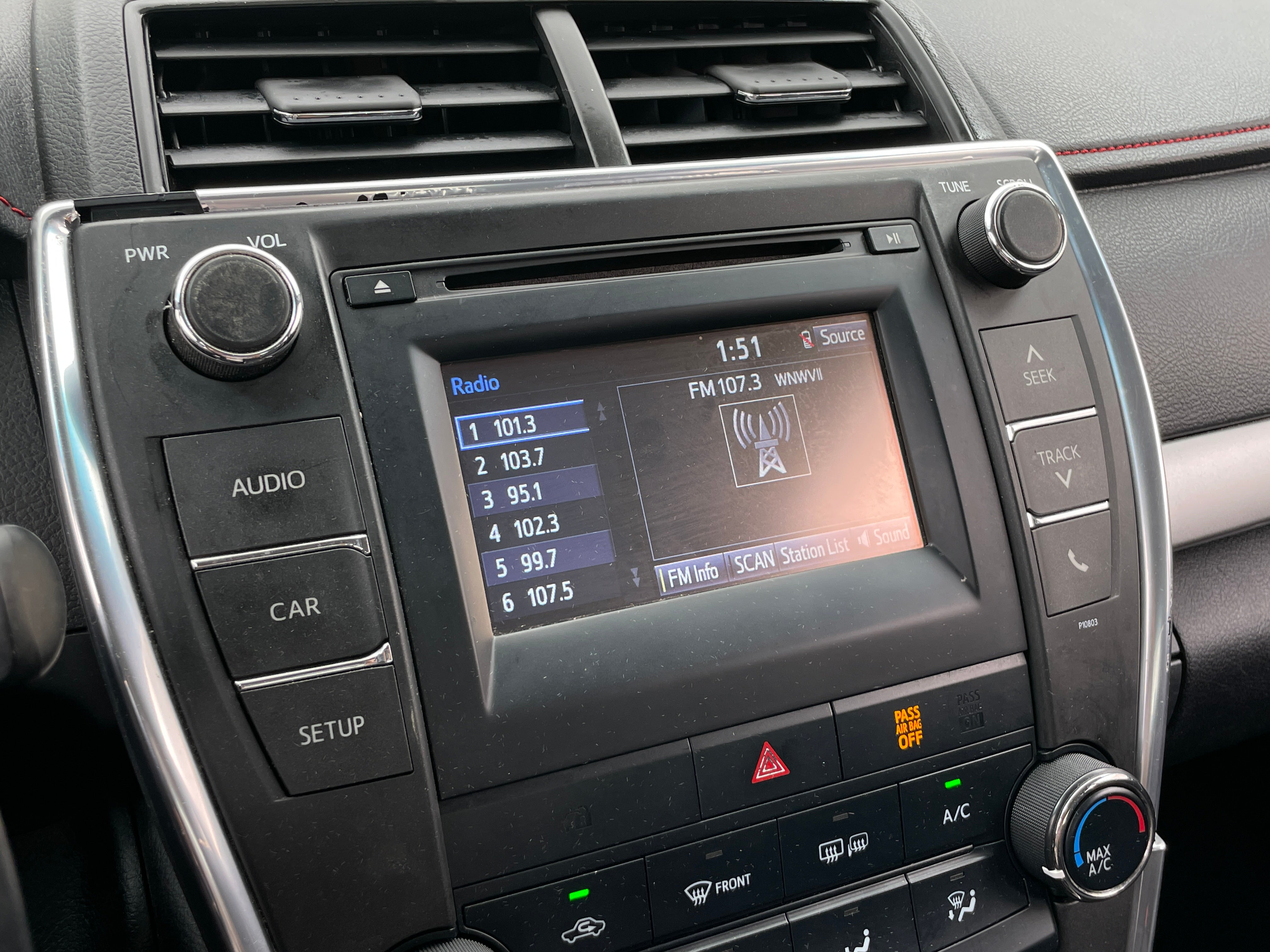 2015 Toyota Camry SE 4