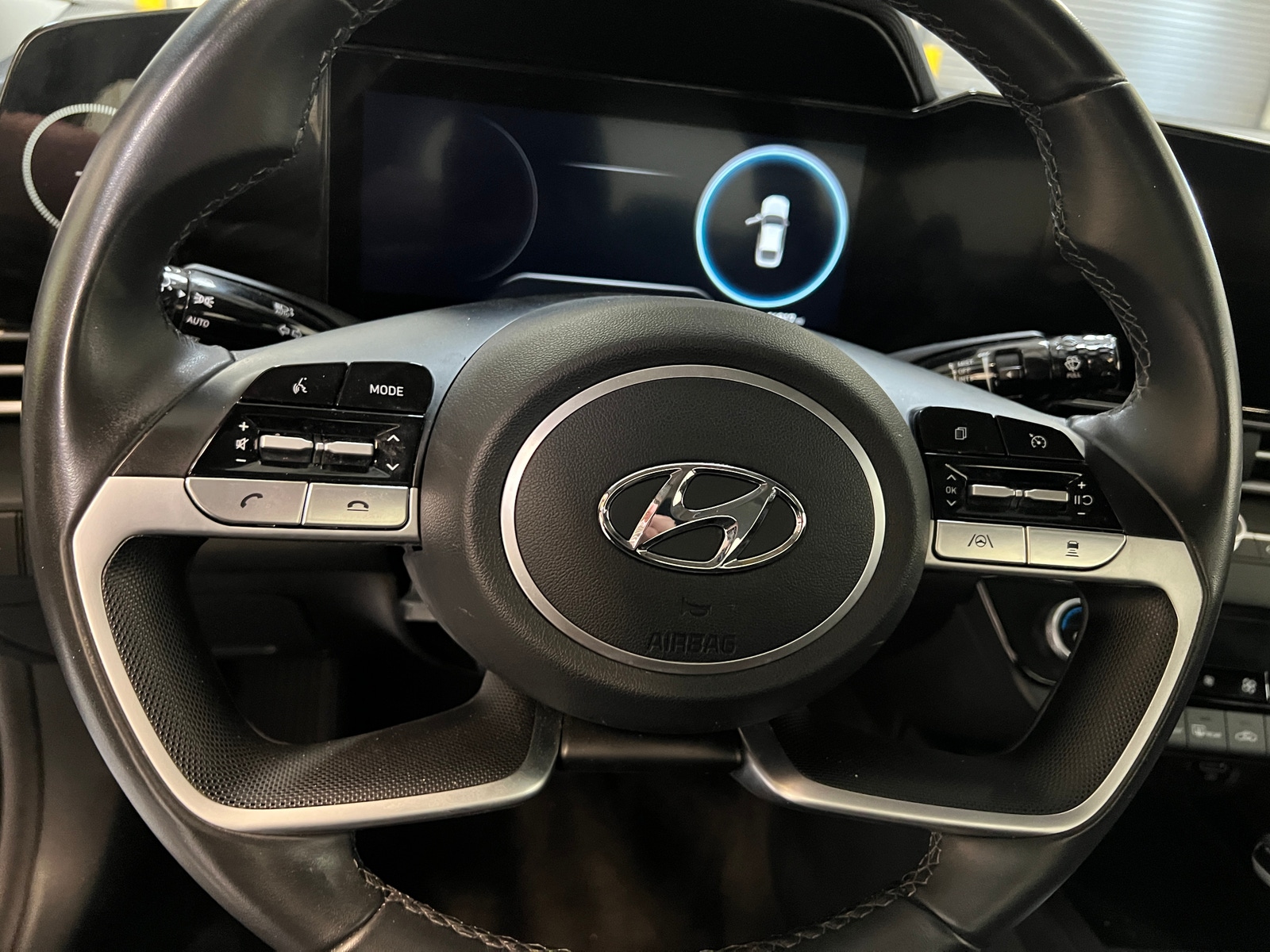 Thumbnail: 2023 Hyundai Elantra - 5