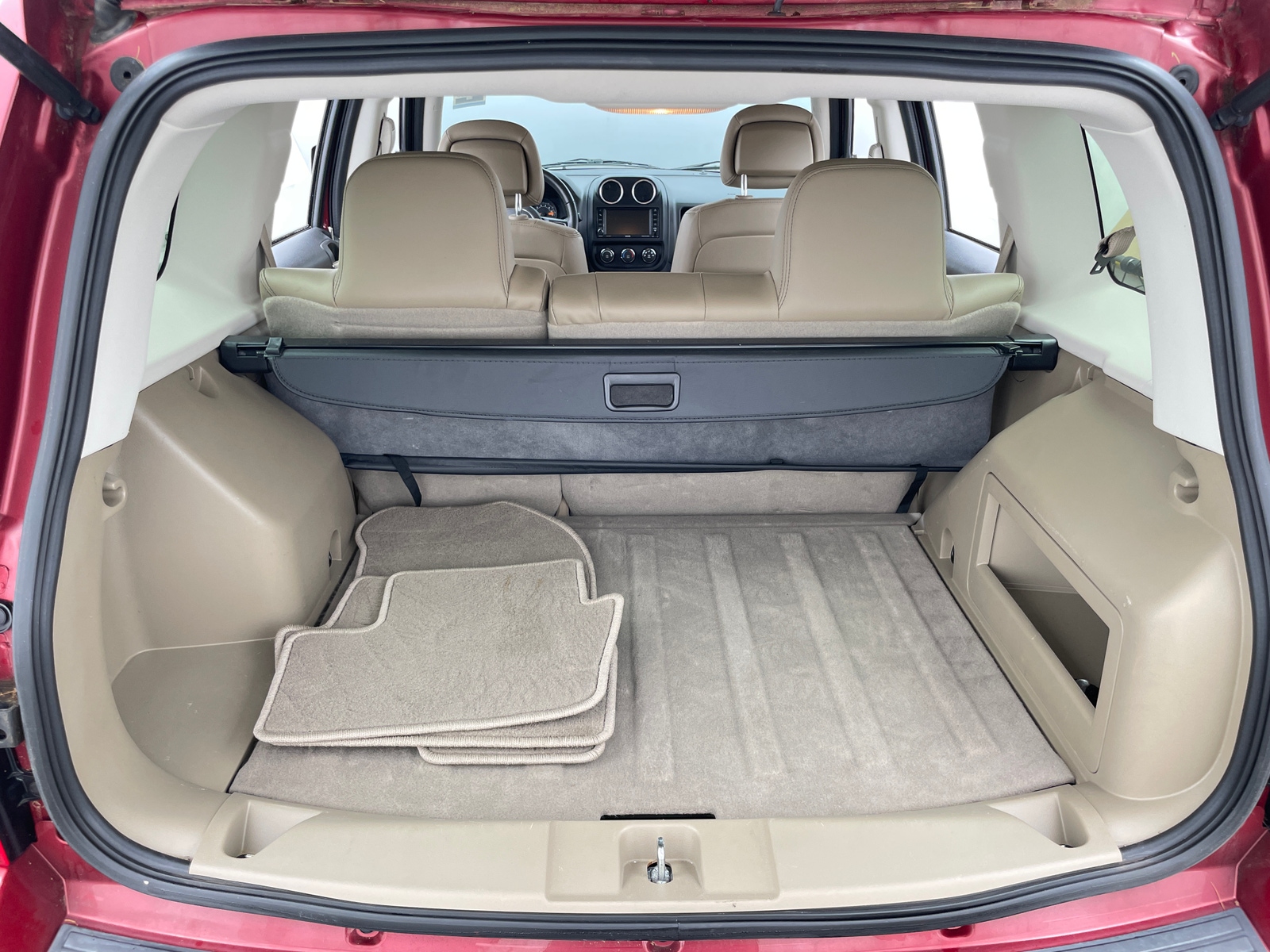 Thumbnail: 2016 Jeep Patriot - 6