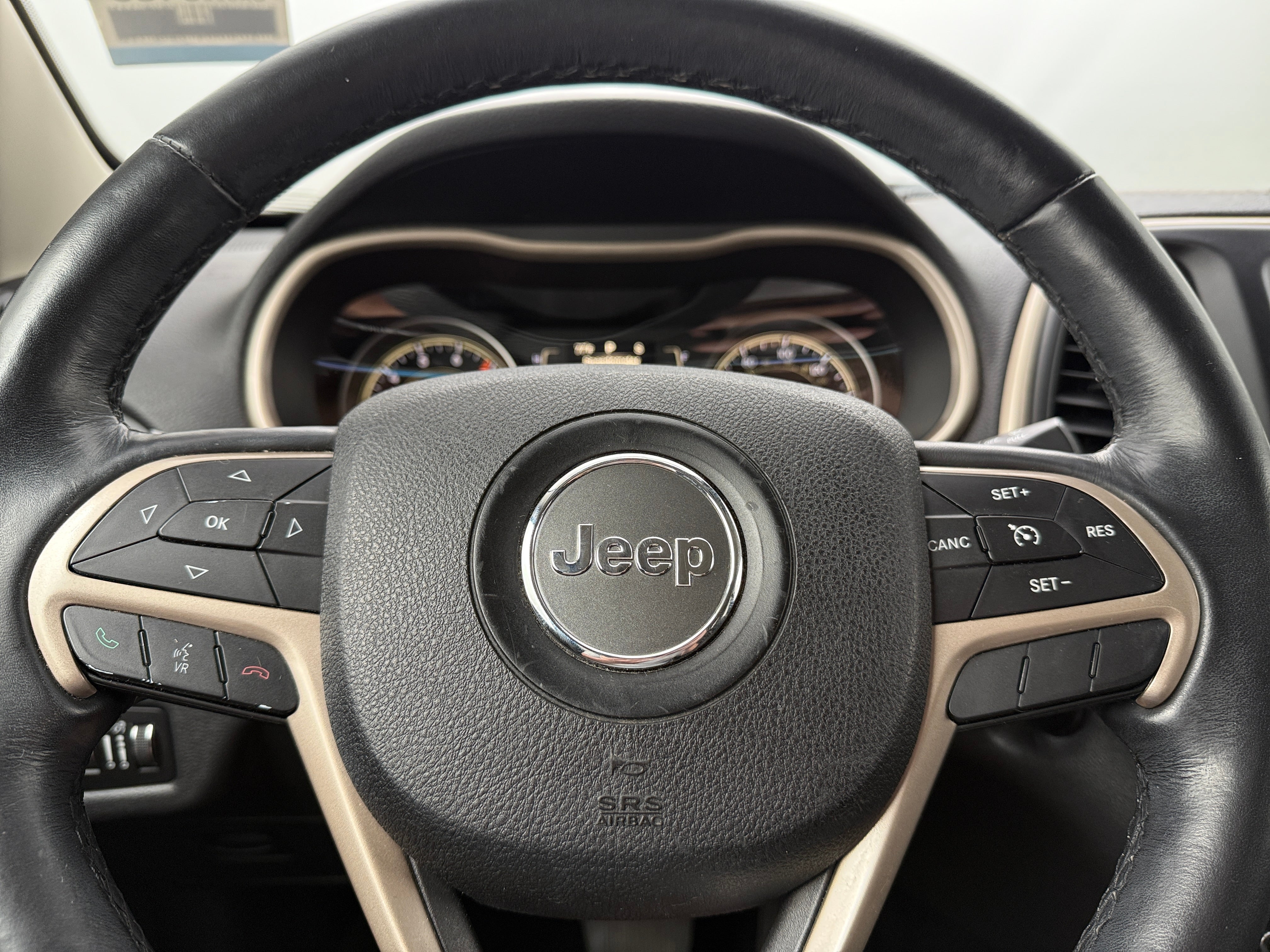 Thumbnail: 2016 Jeep Cherokee - 5