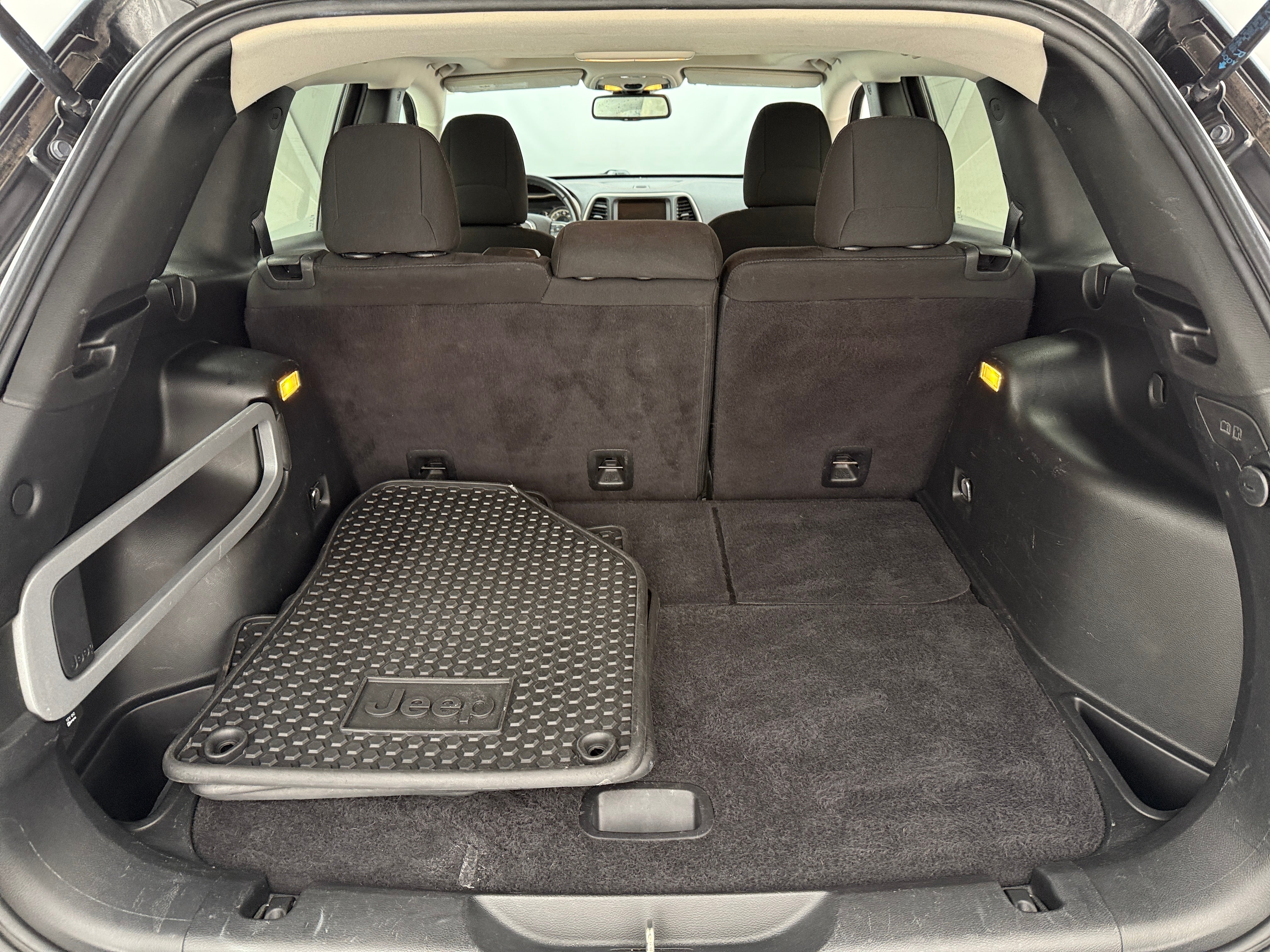 Thumbnail: 2016 Jeep Cherokee - 7