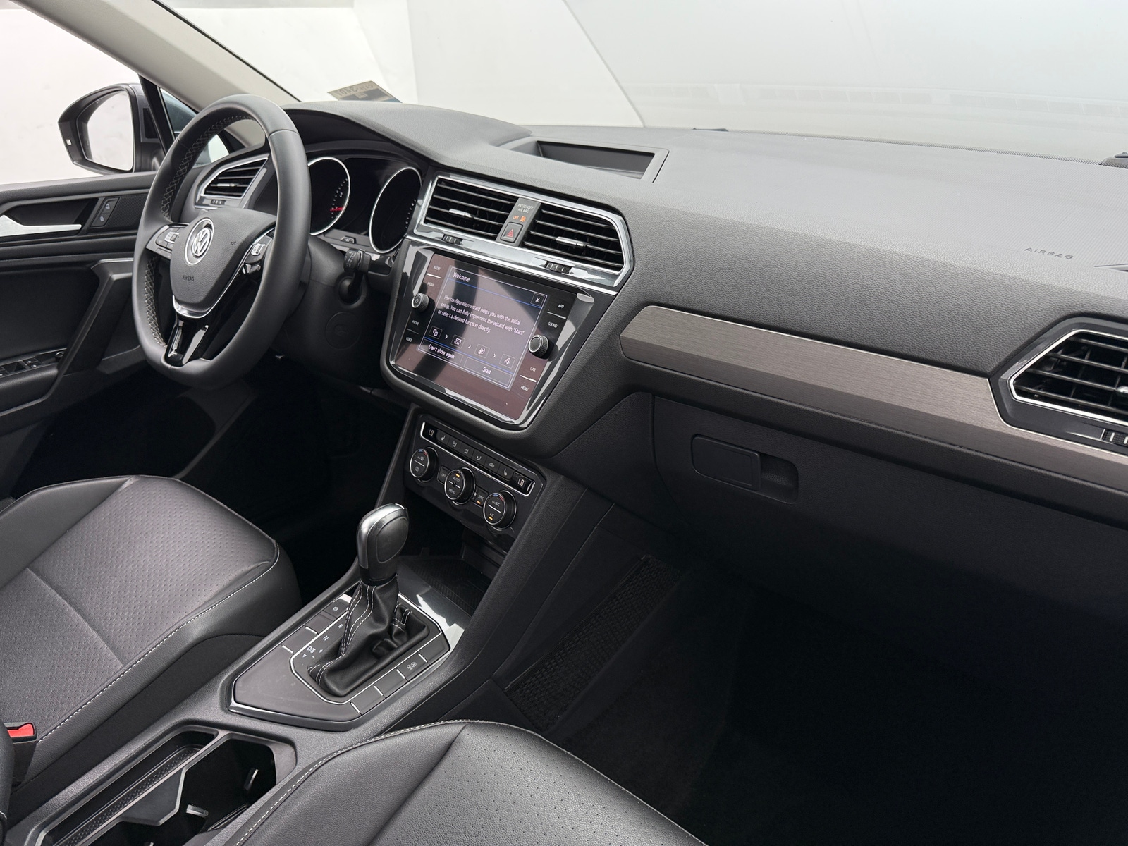 Thumbnail: 2021 Volkswagen Tiguan - 2
