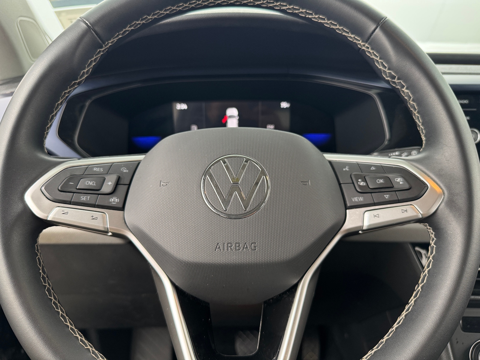 Thumbnail: 2022 Volkswagen Taos - 4