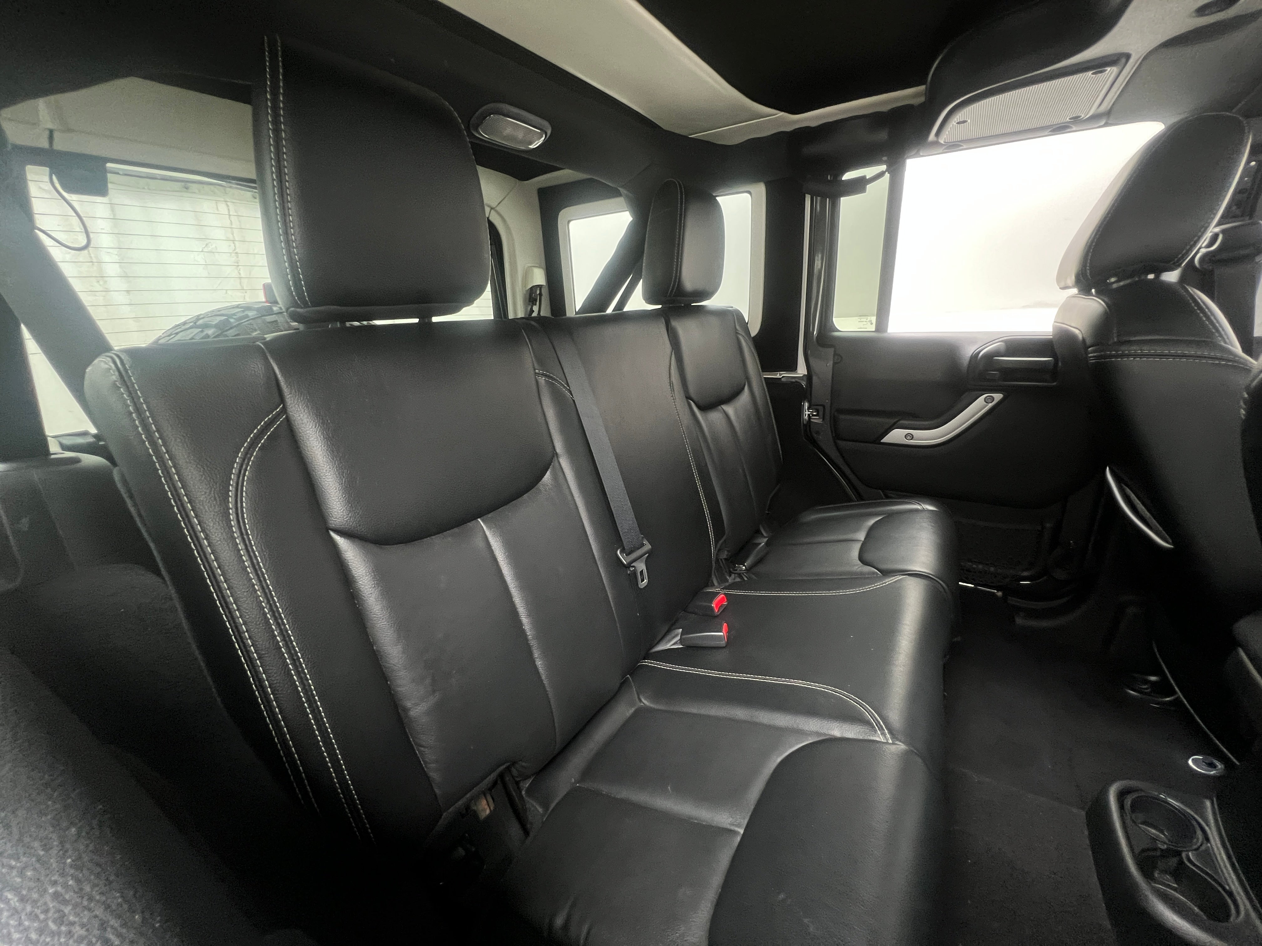 2017 Jeep Wrangler Unlimited Sahara 5