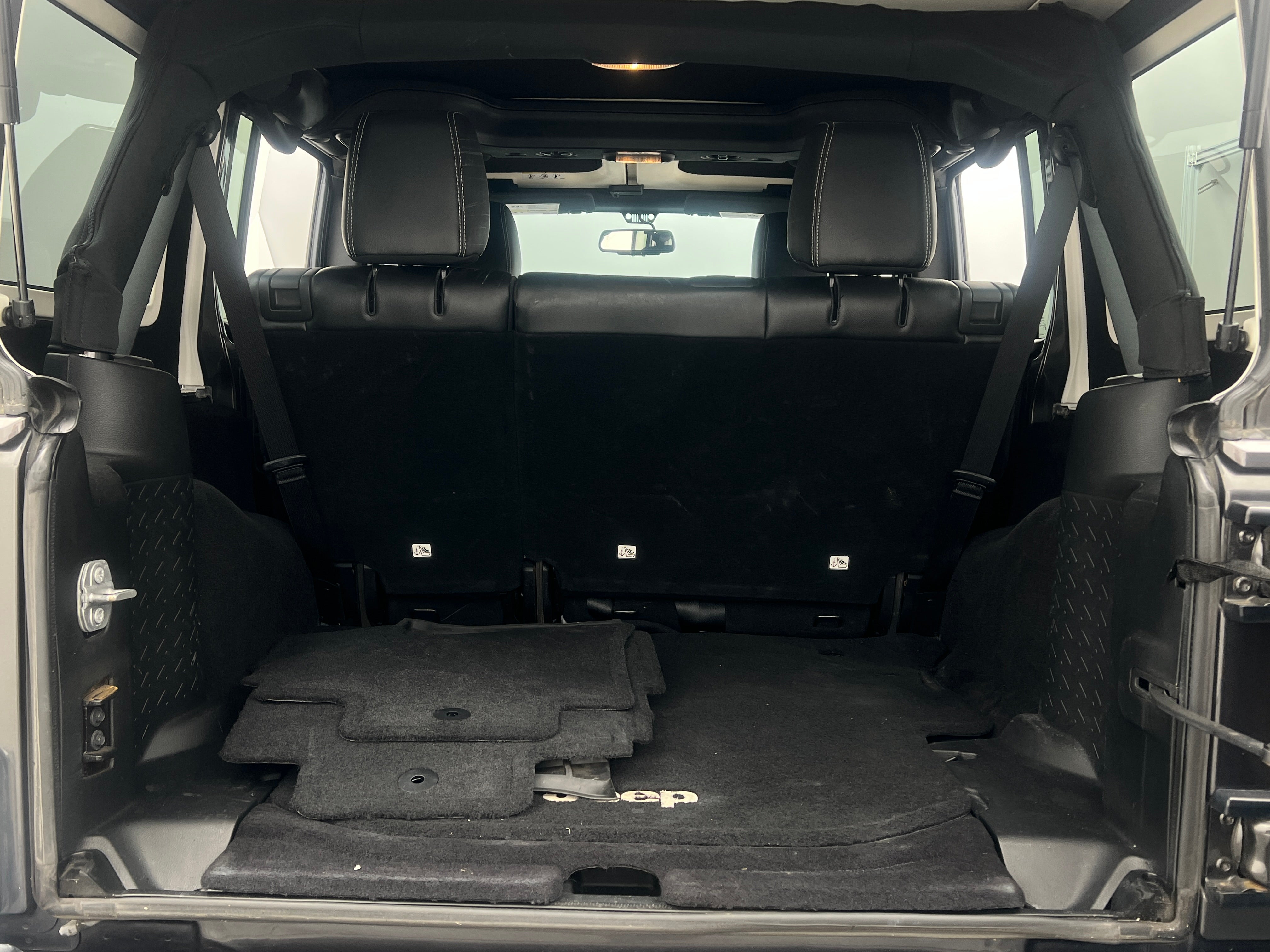 2017 Jeep Wrangler Unlimited Sahara 6