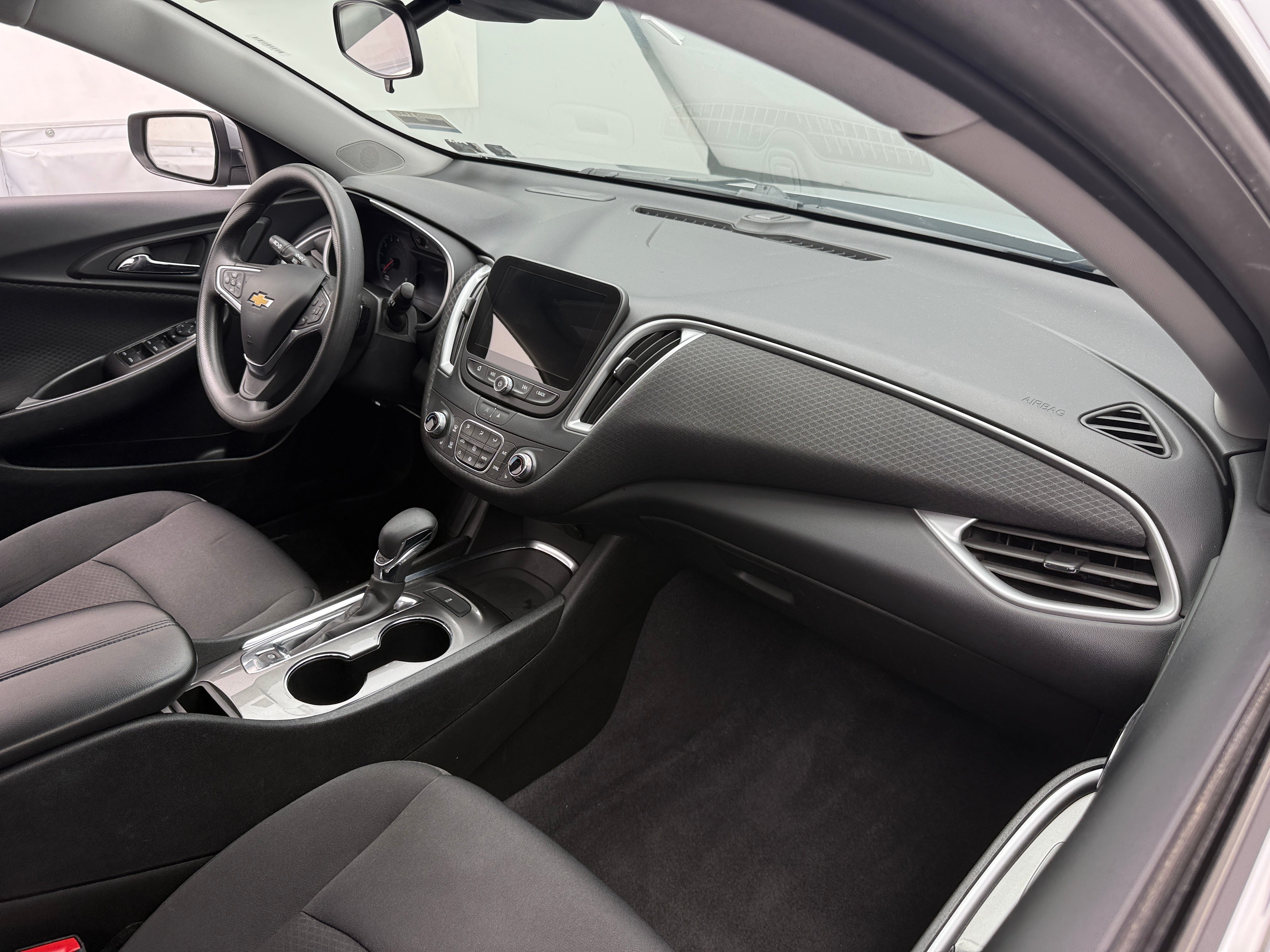 Thumbnail: 2023 Chevrolet Malibu - 3