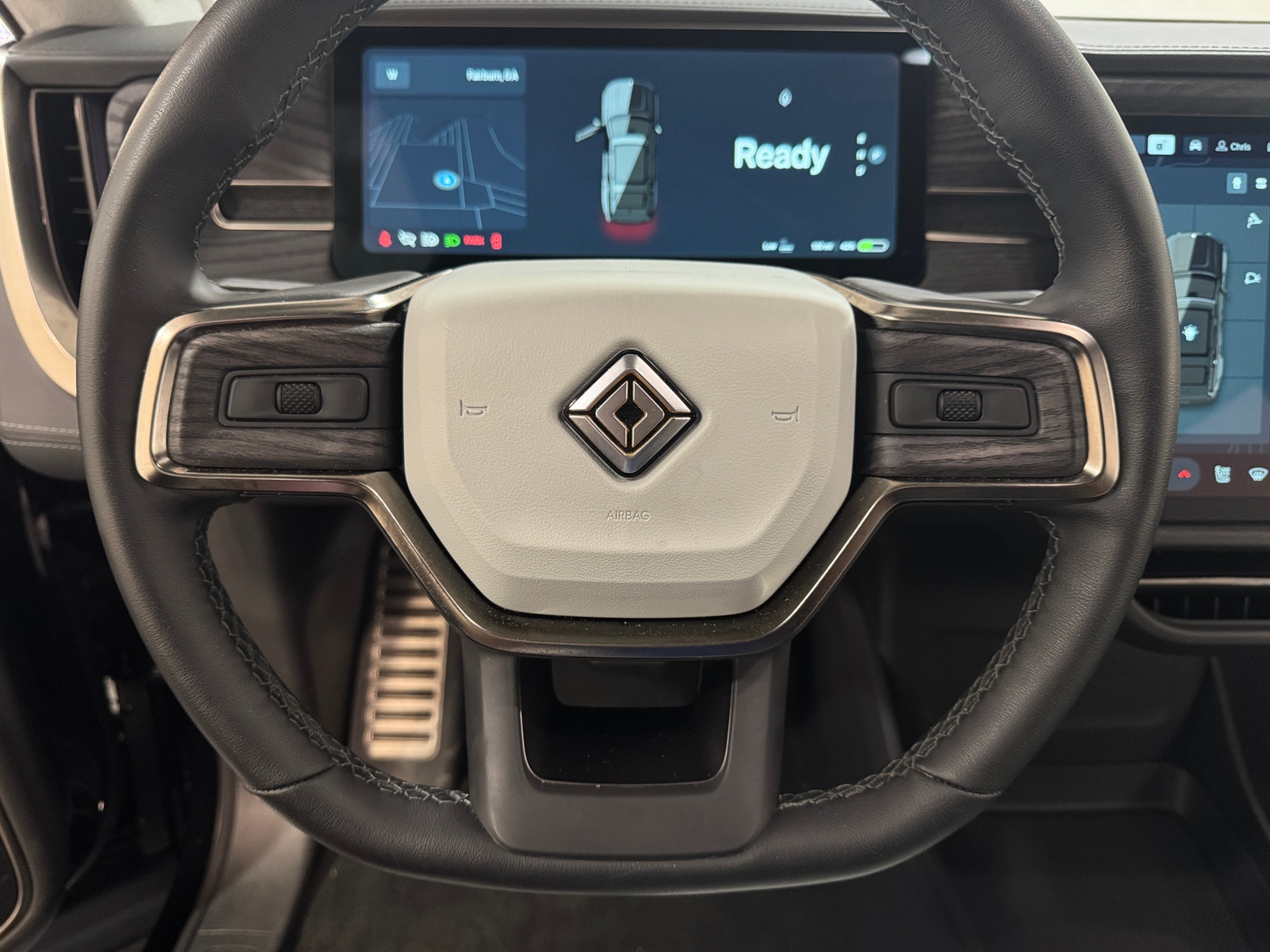 Thumbnail: 2023 Rivian R1S - 4