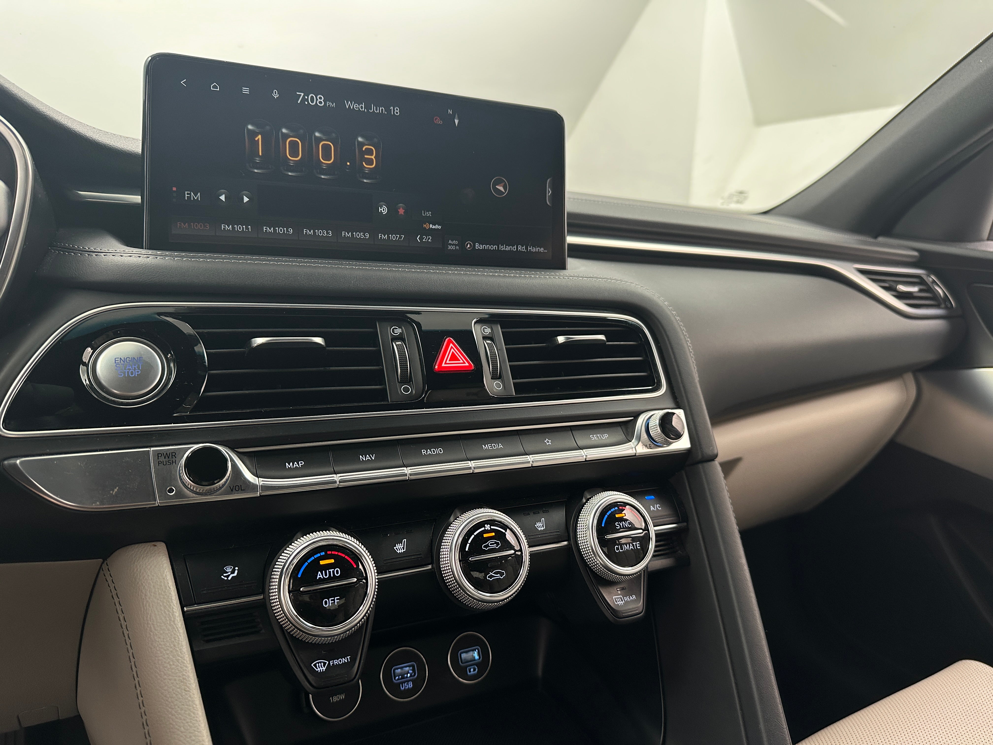 2022 Genesis G70 2.0T 3