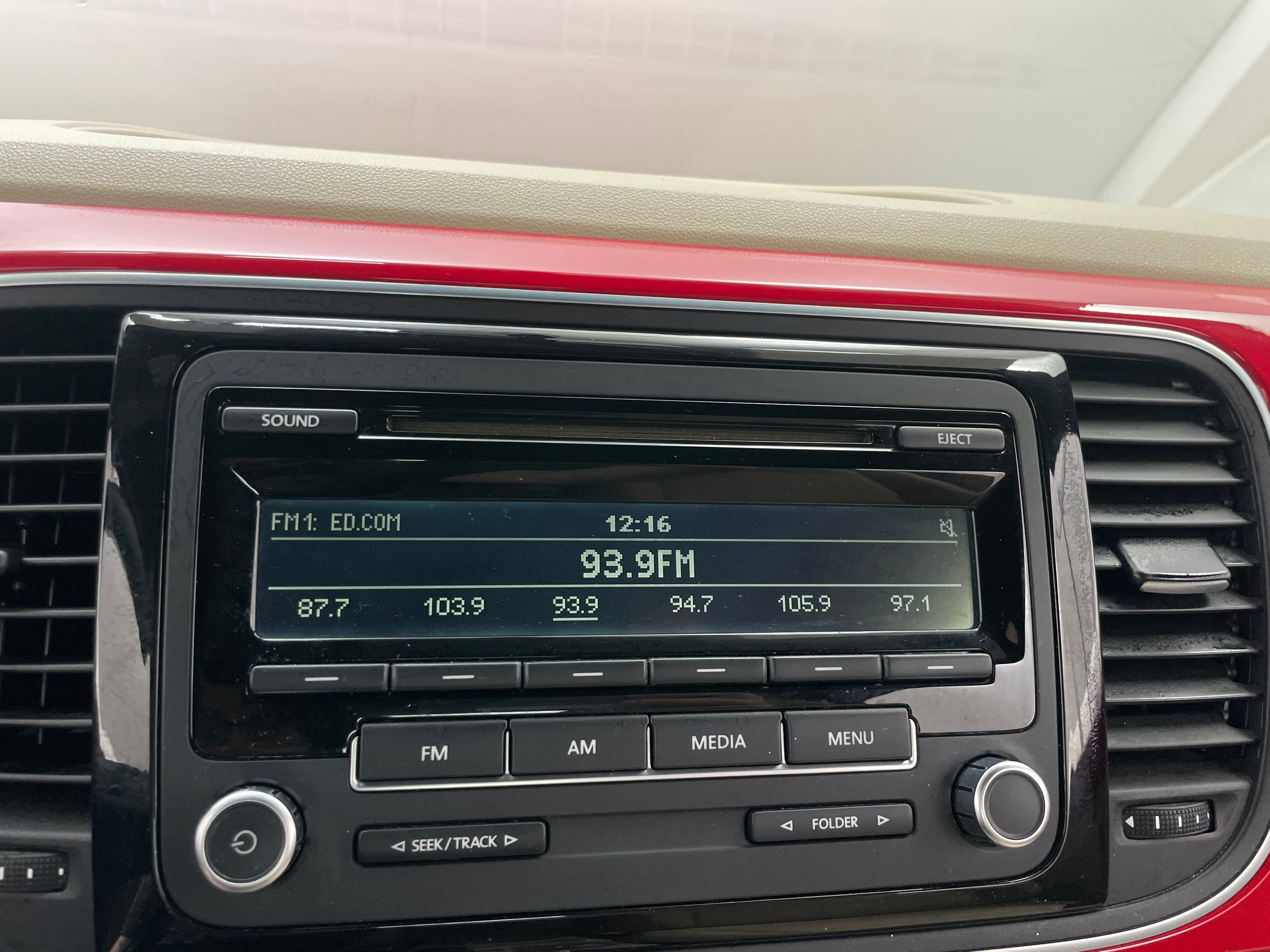 2013 Volkswagen Beetle  3