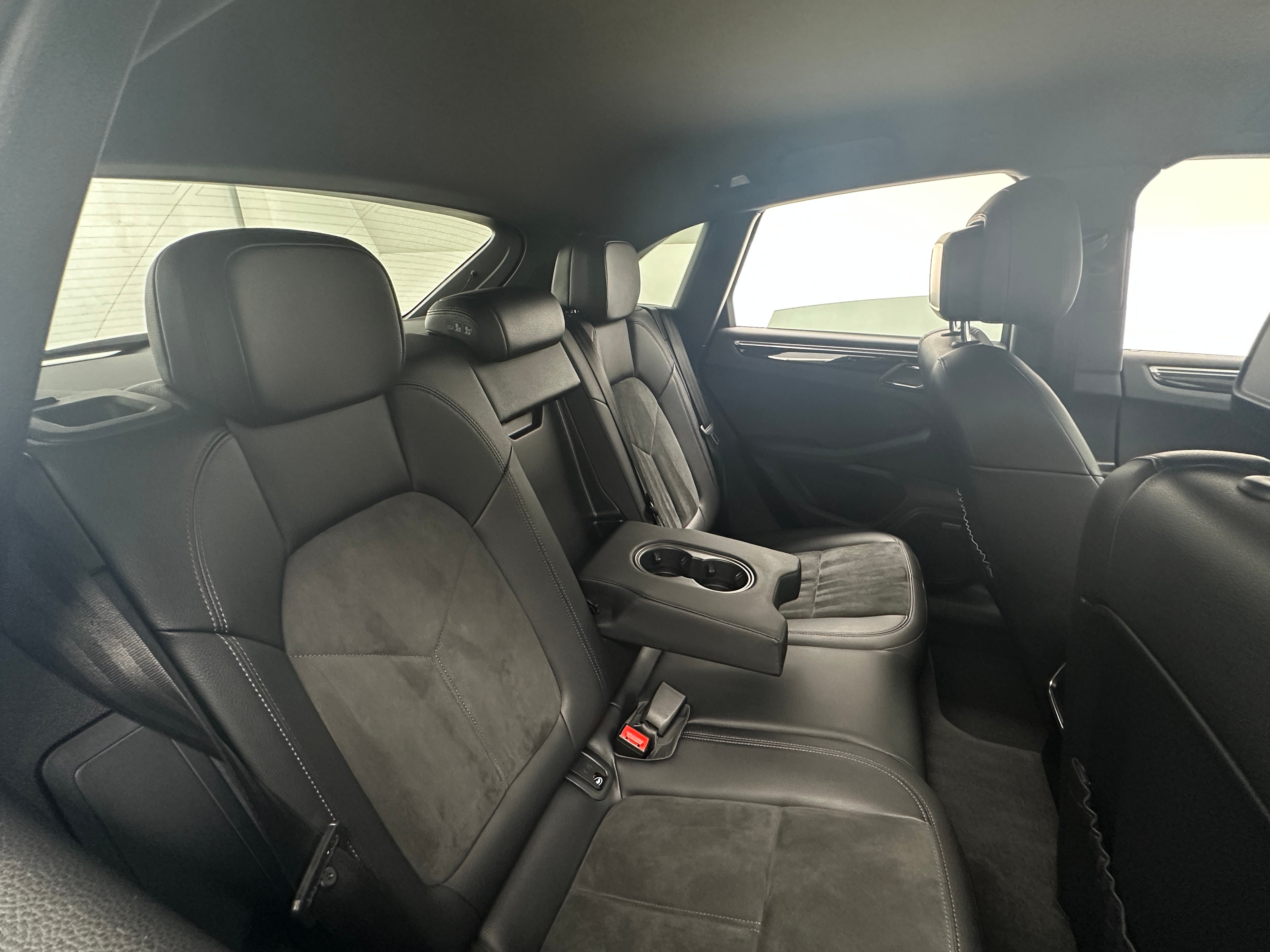 Thumbnail: 2021 Porsche Macan - 5