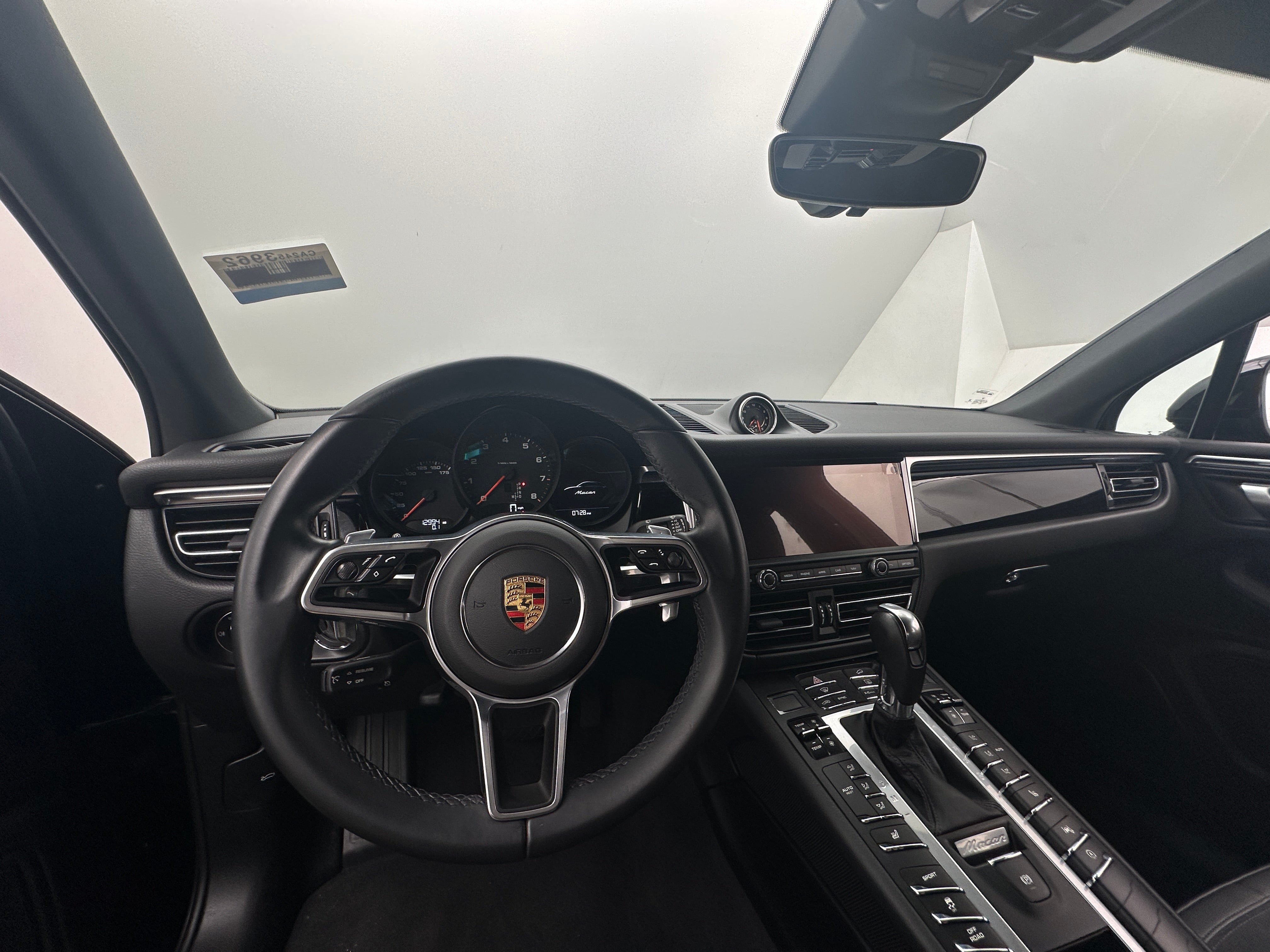 Thumbnail: 2021 Porsche Macan - 2