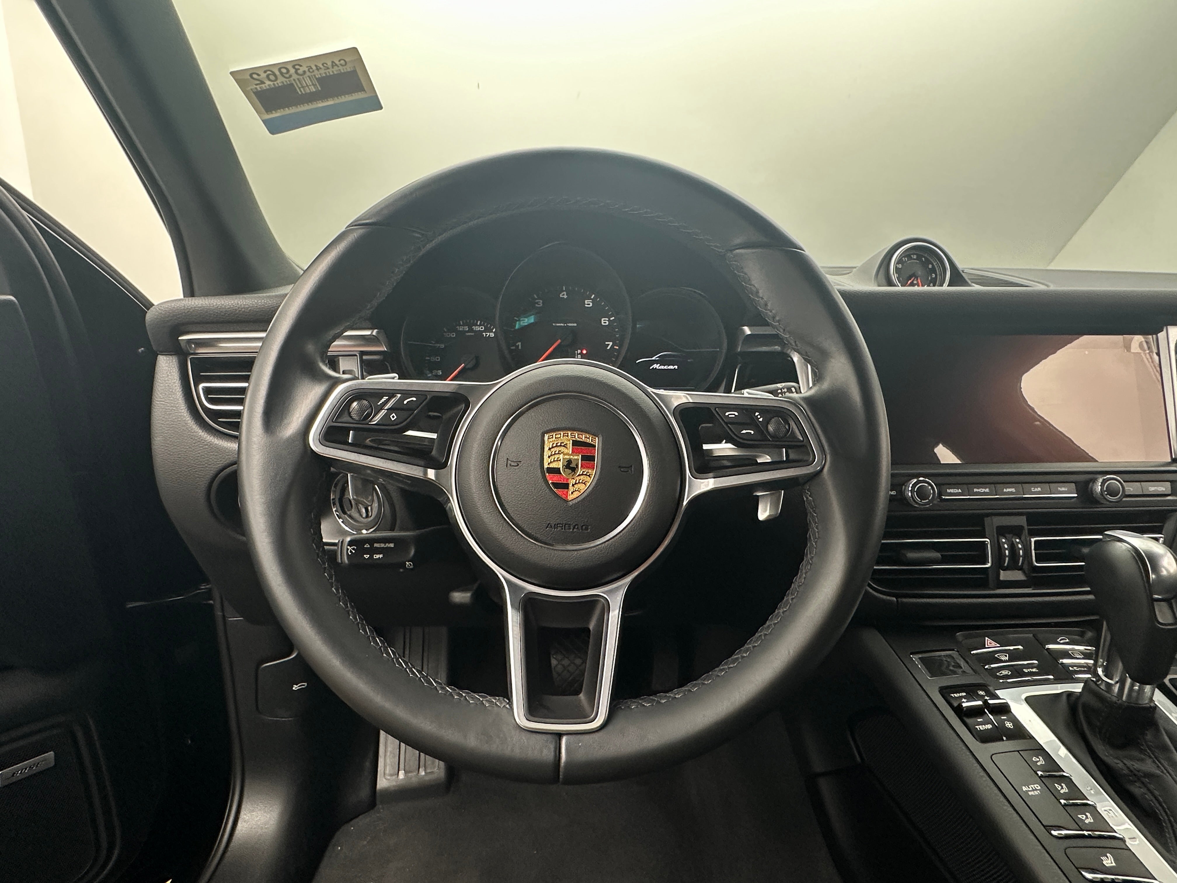 Thumbnail: 2021 Porsche Macan - 4