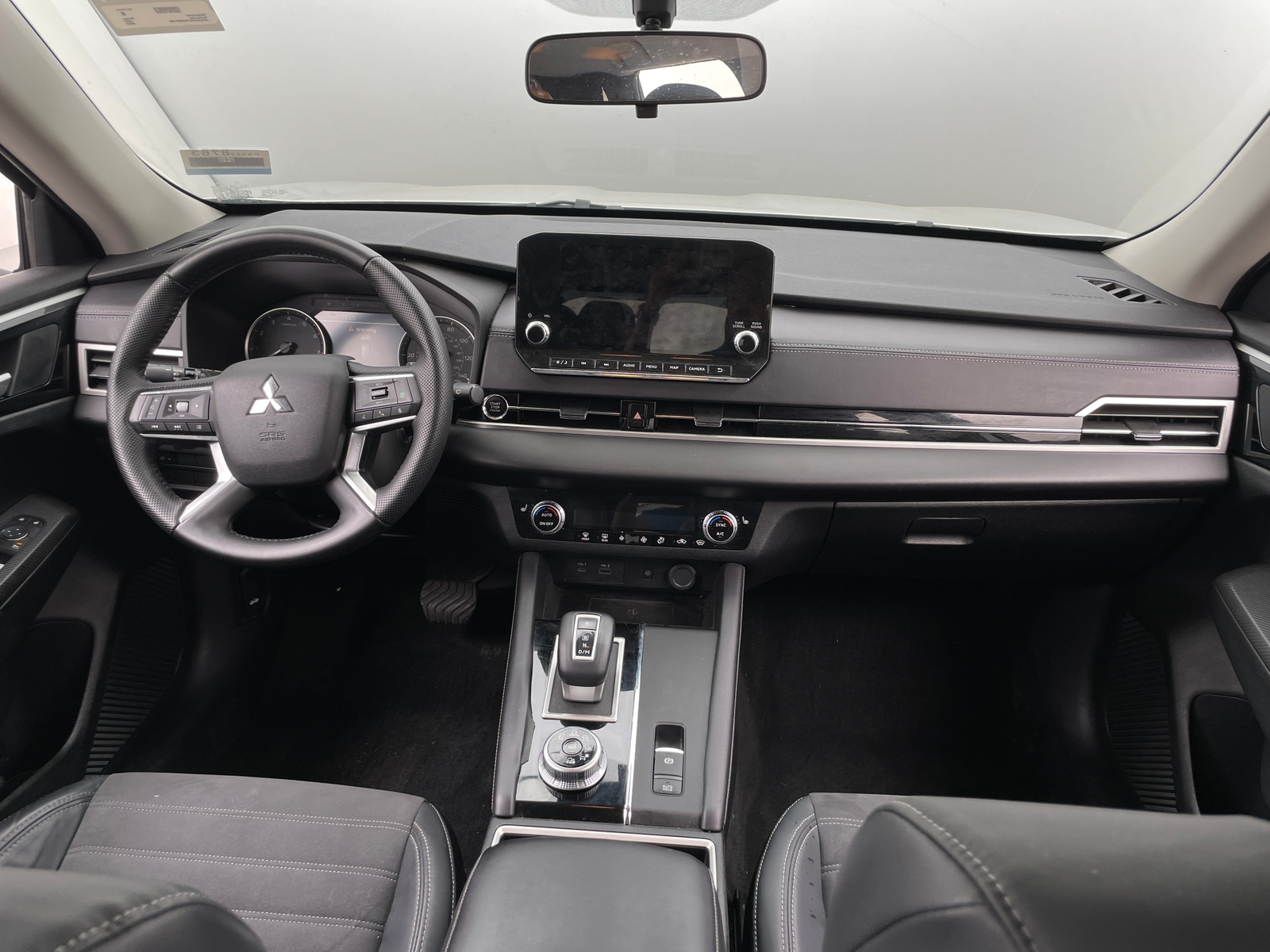 Thumbnail: 2022 Mitsubishi Outlander - 2