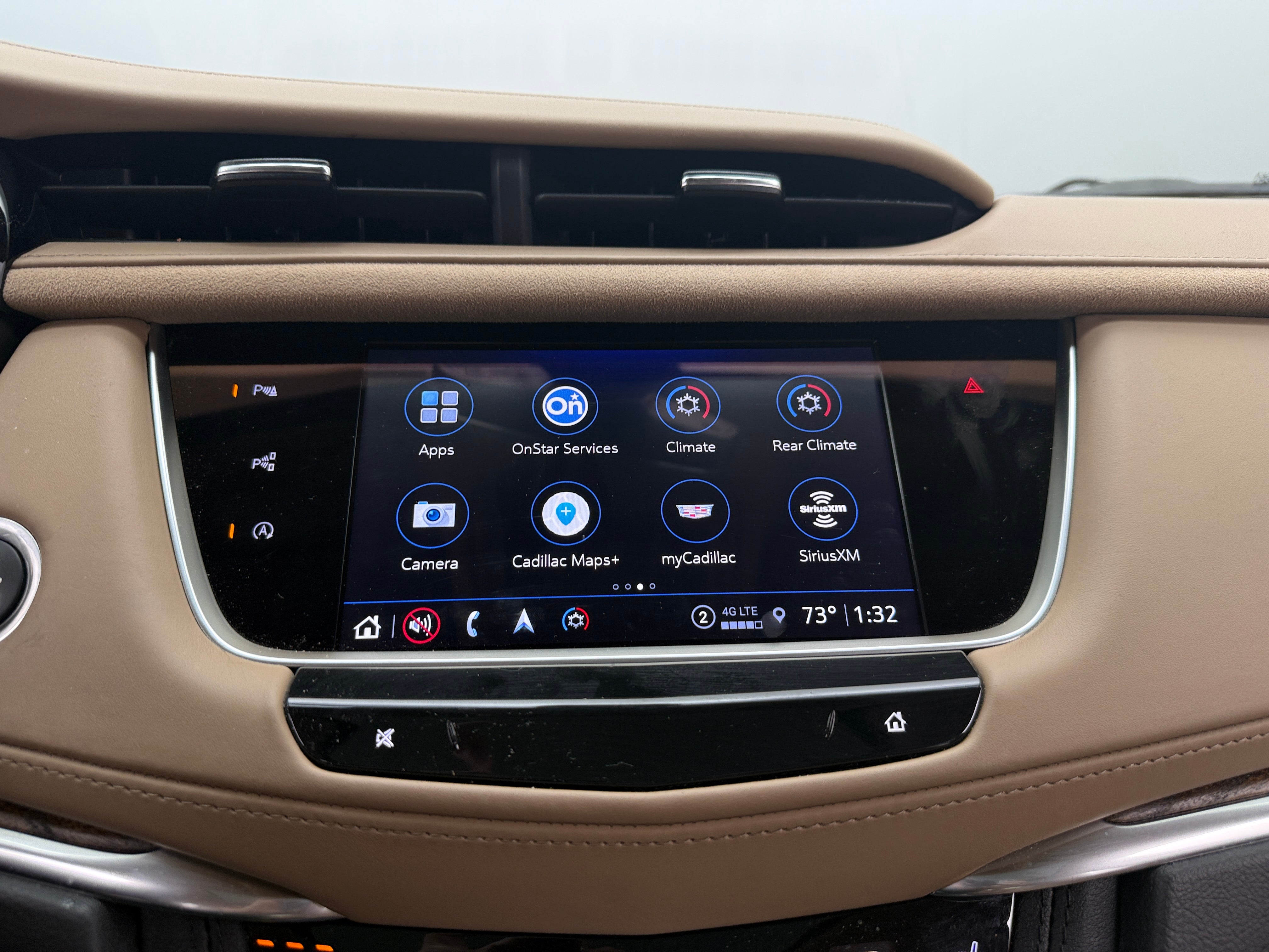 Thumbnail: 2022 Cadillac XT5 - 3