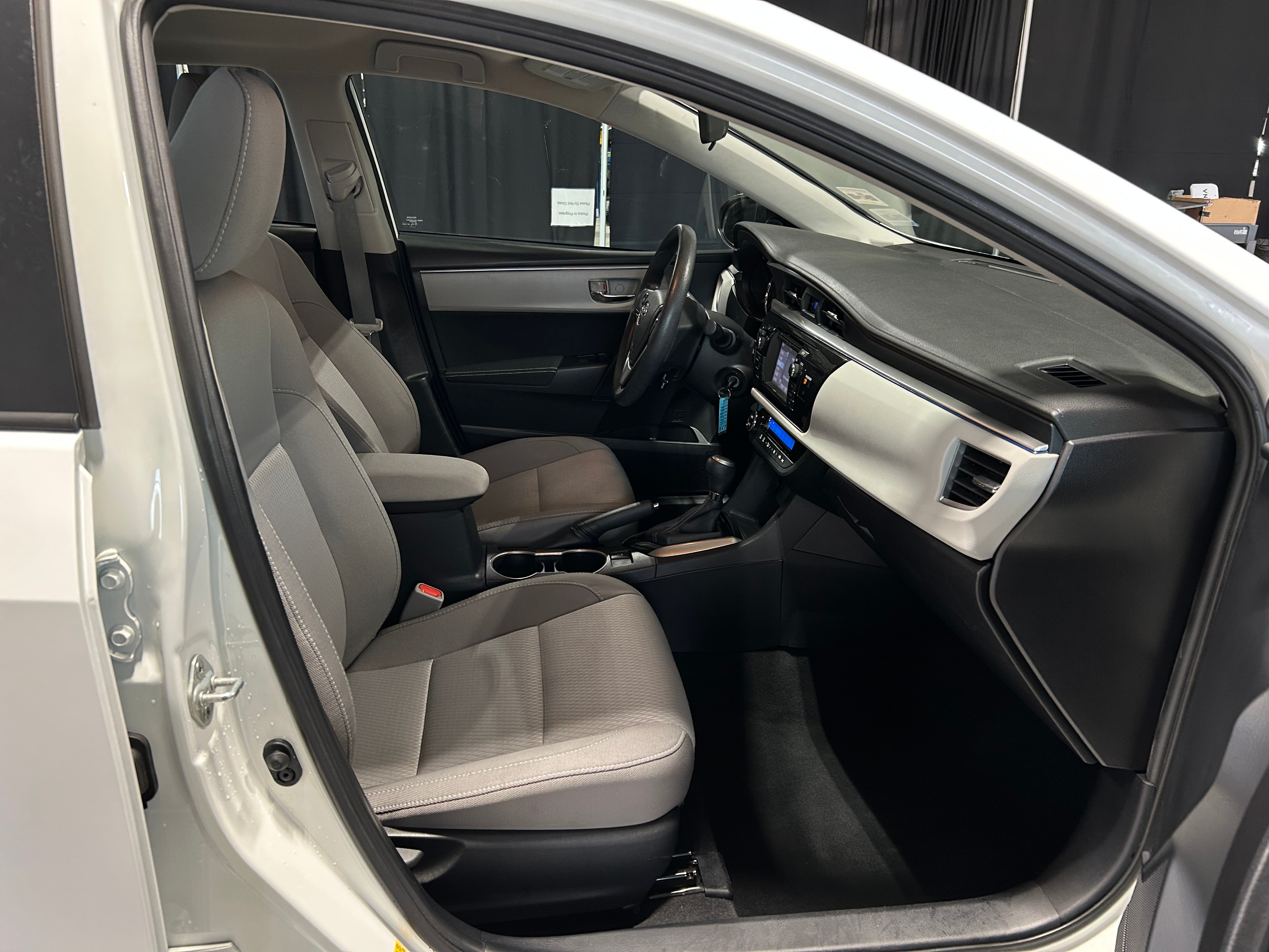 2015 Toyota Corolla LE 2