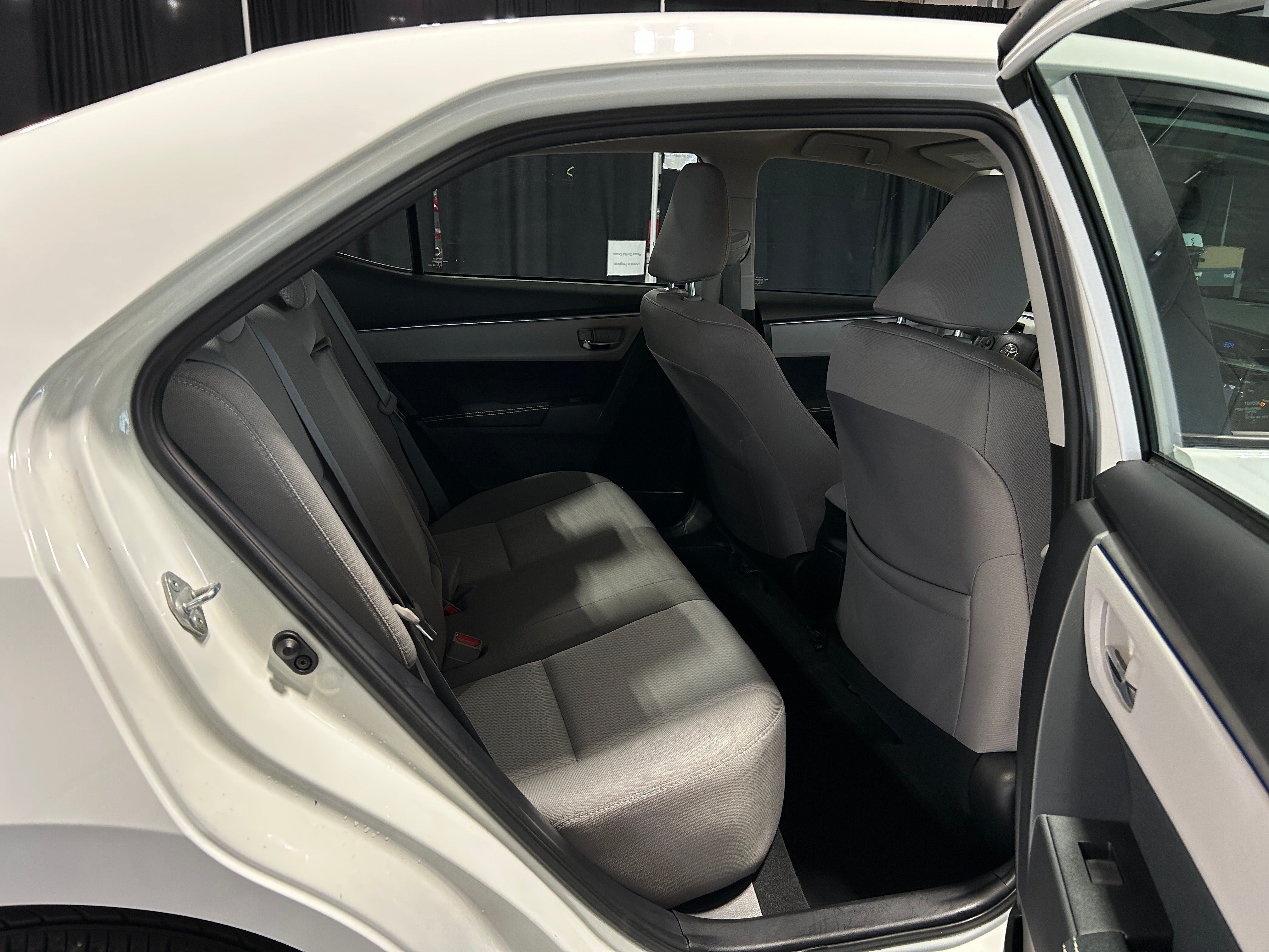 2015 Toyota Corolla LE 6