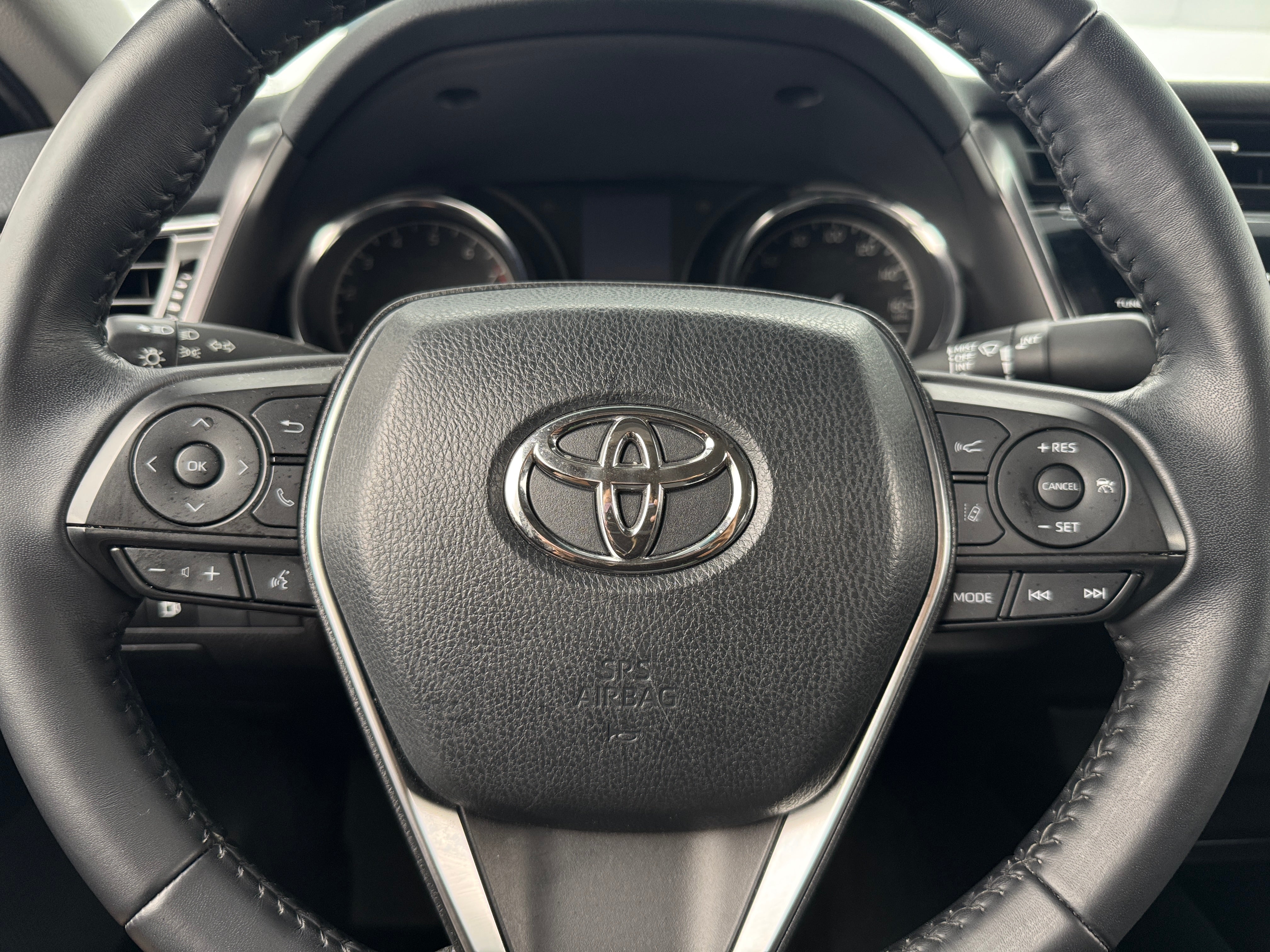 2018 Toyota Camry SE 4