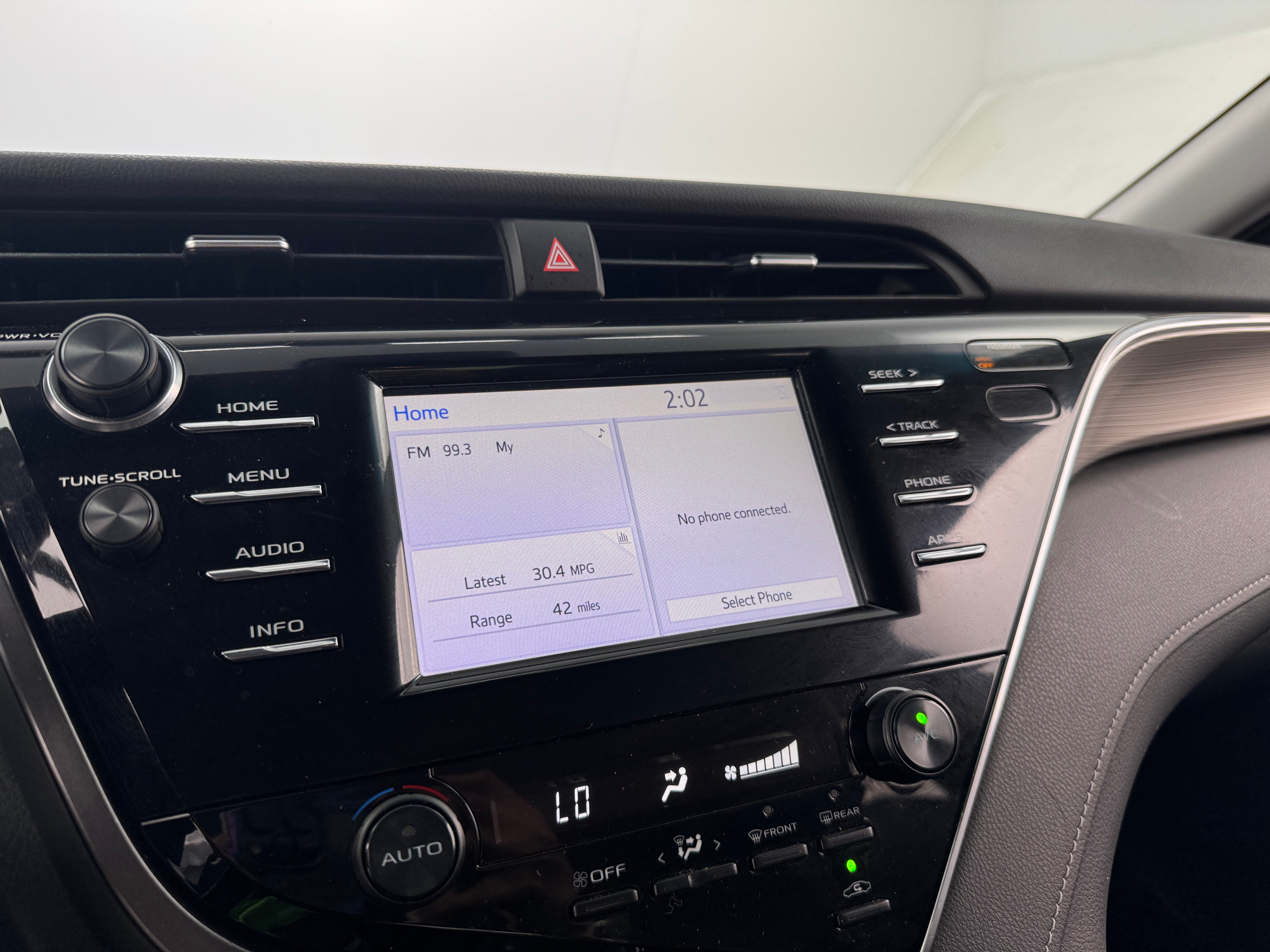 2018 Toyota Camry SE 3