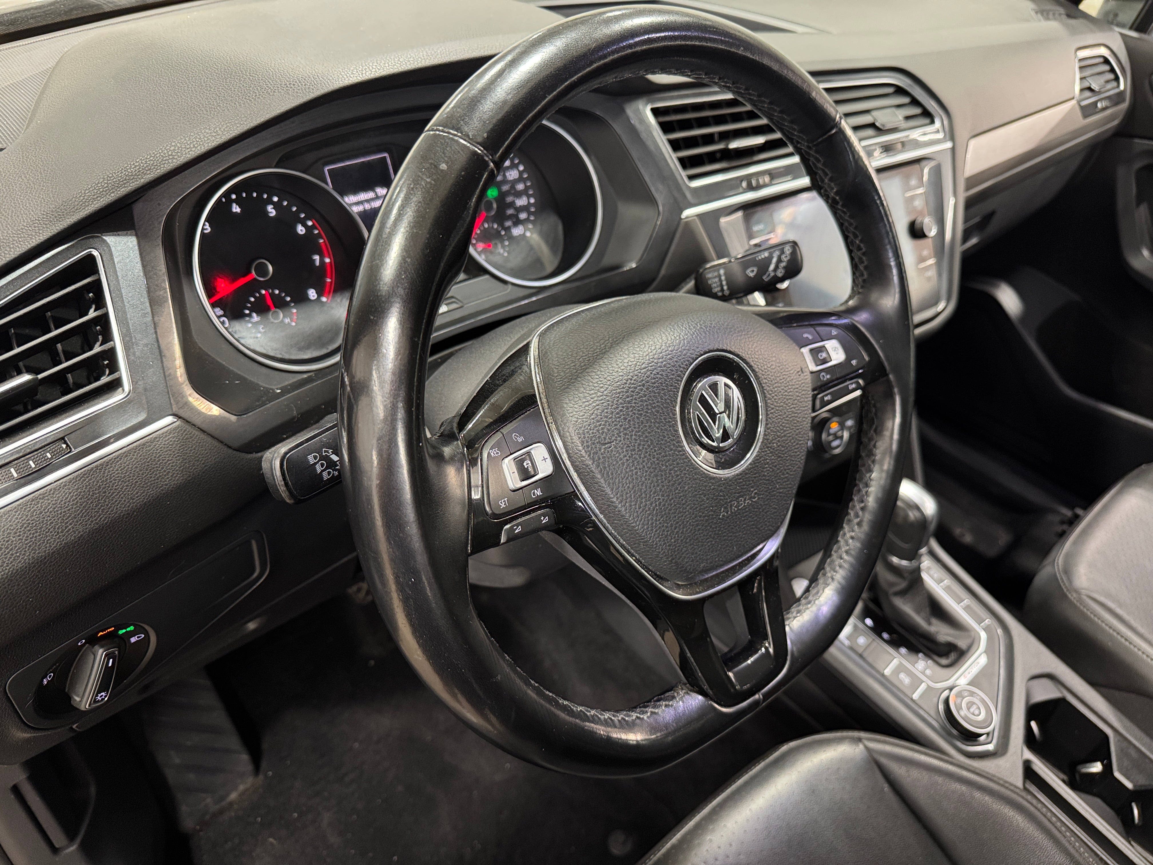Thumbnail: 2018 Volkswagen Tiguan - 2