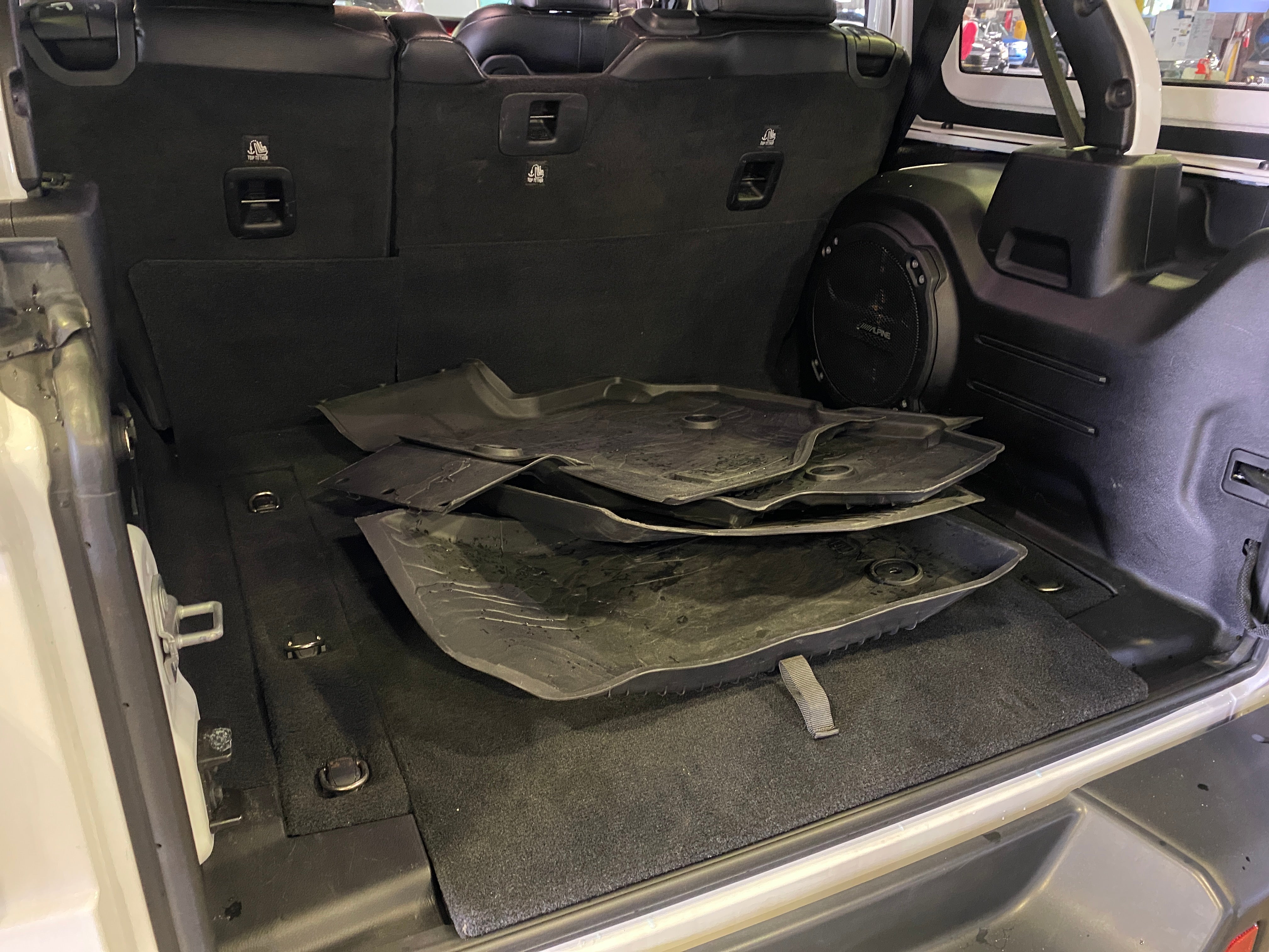 Thumbnail: 2019 Jeep Wrangler - 6