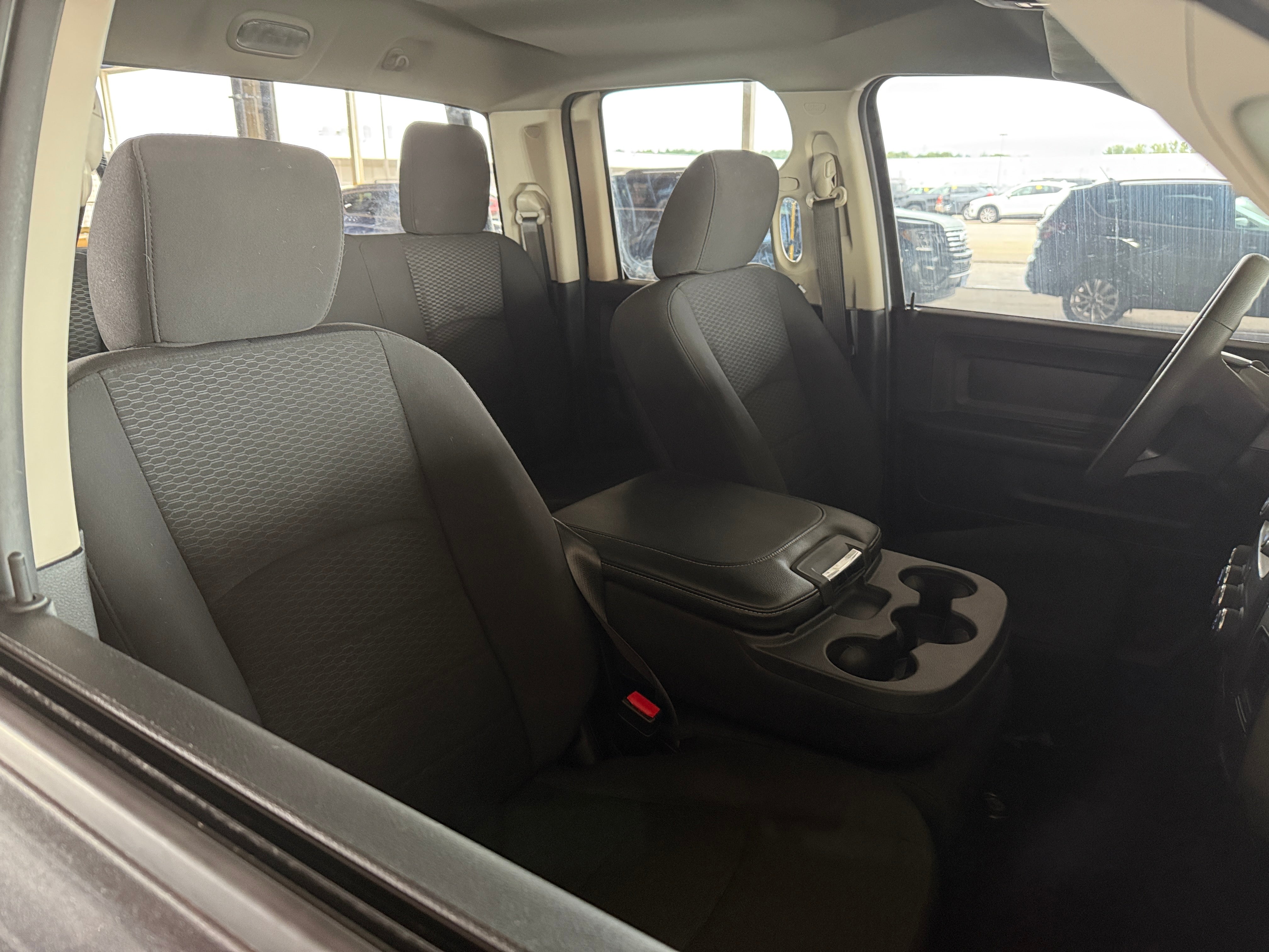 2019 RAM 1500 Classic Express 2