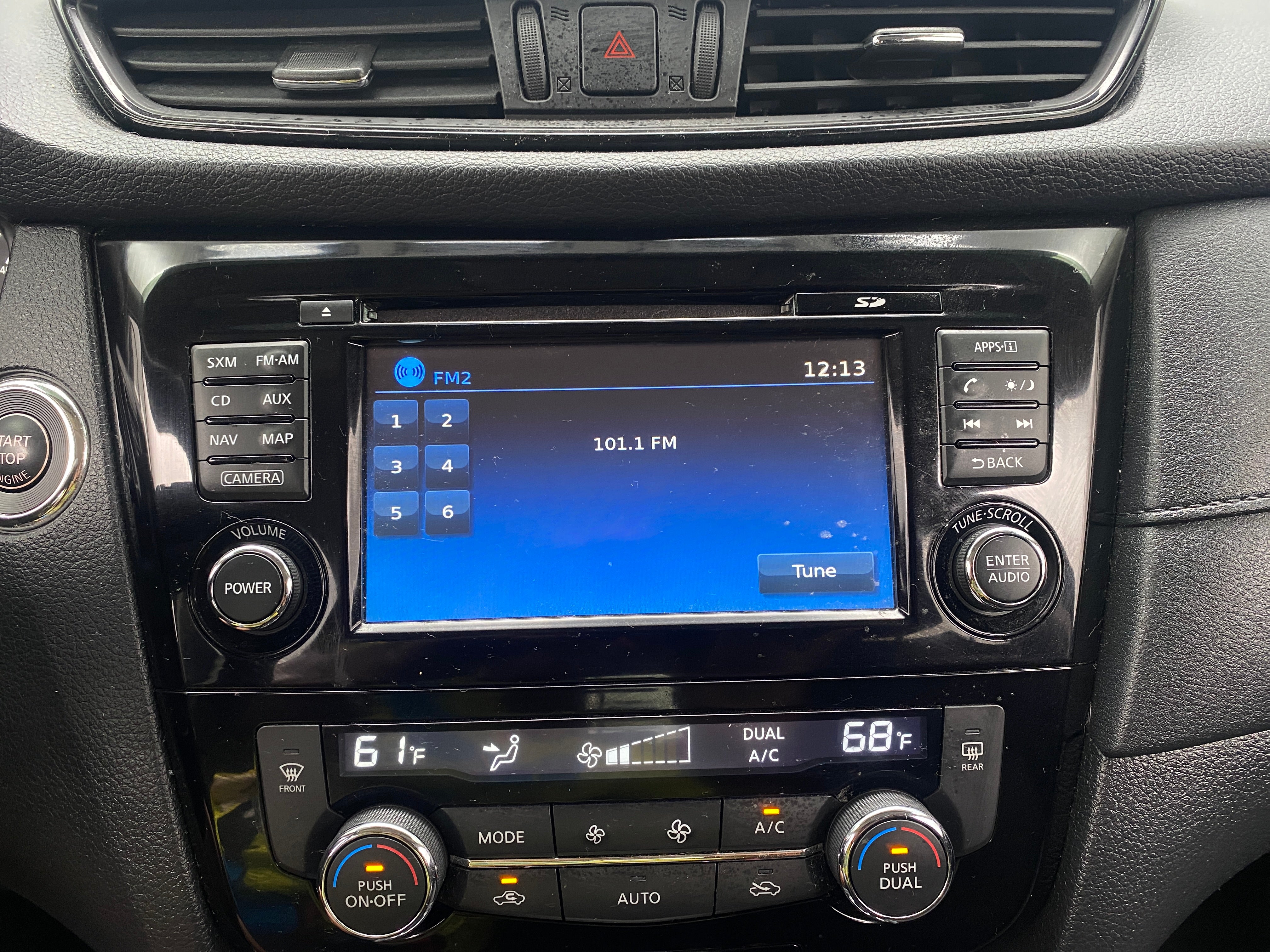 2017 Nissan Rogue SV 4