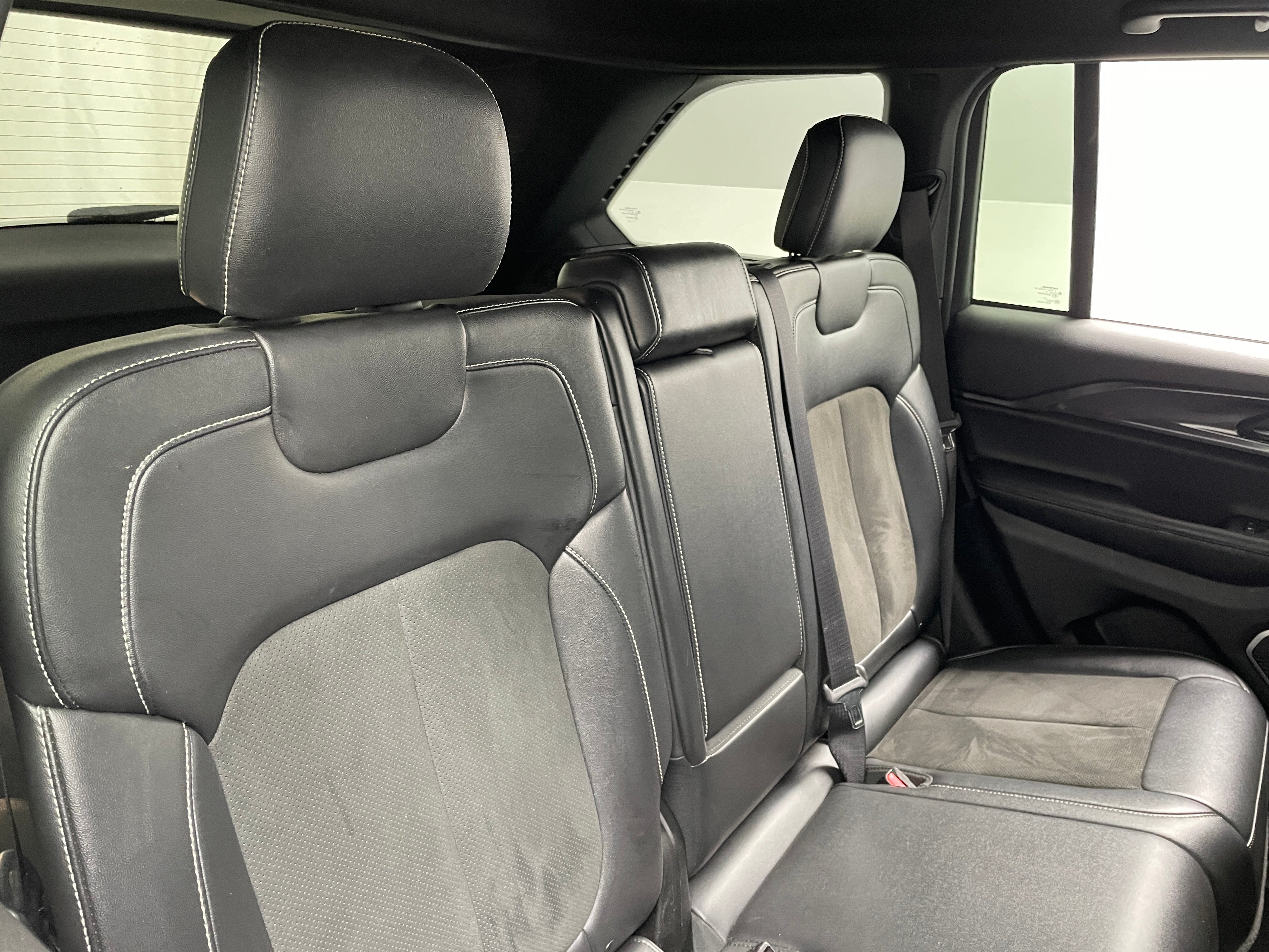 Thumbnail: 2022 Jeep Grand Cherokee - 5
