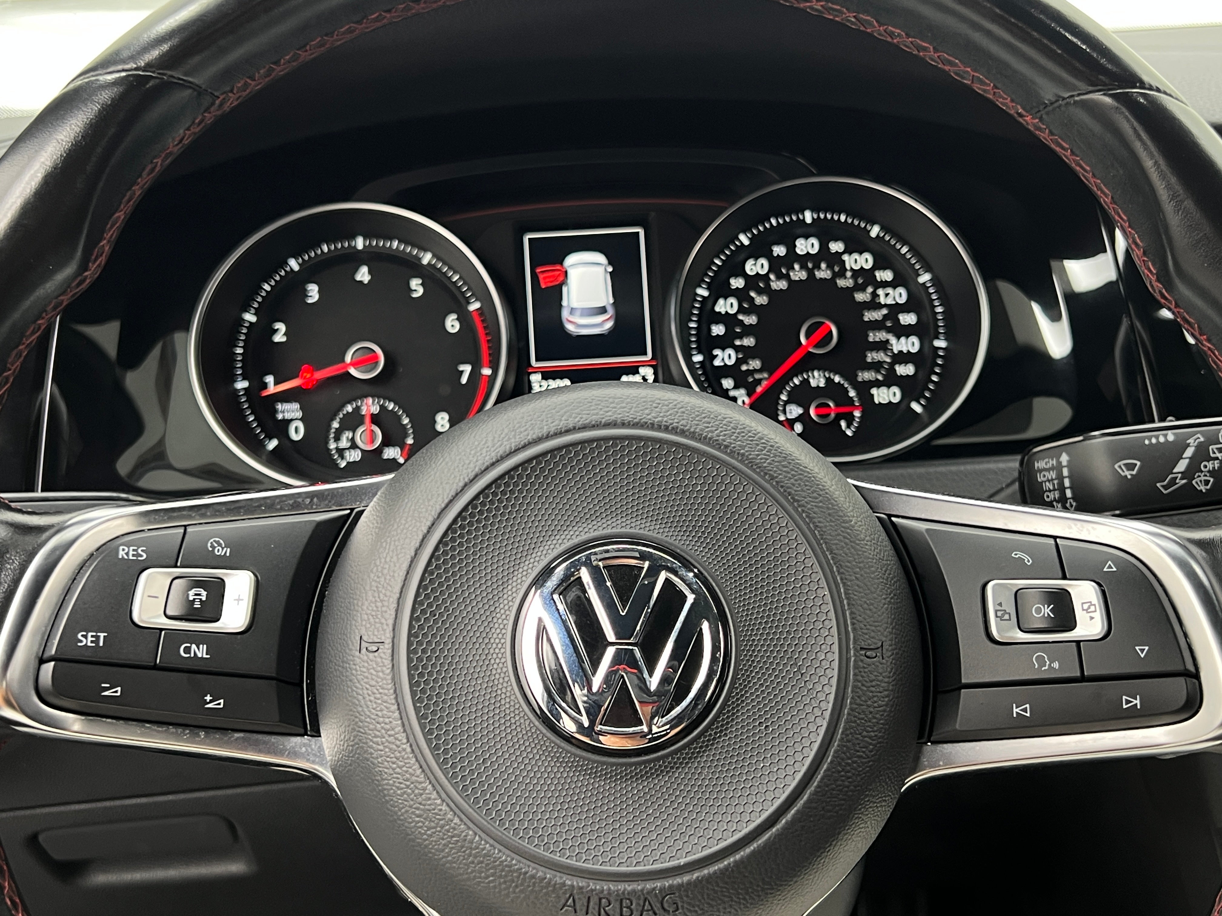 Thumbnail: 2018 Volkswagen Golf - 4