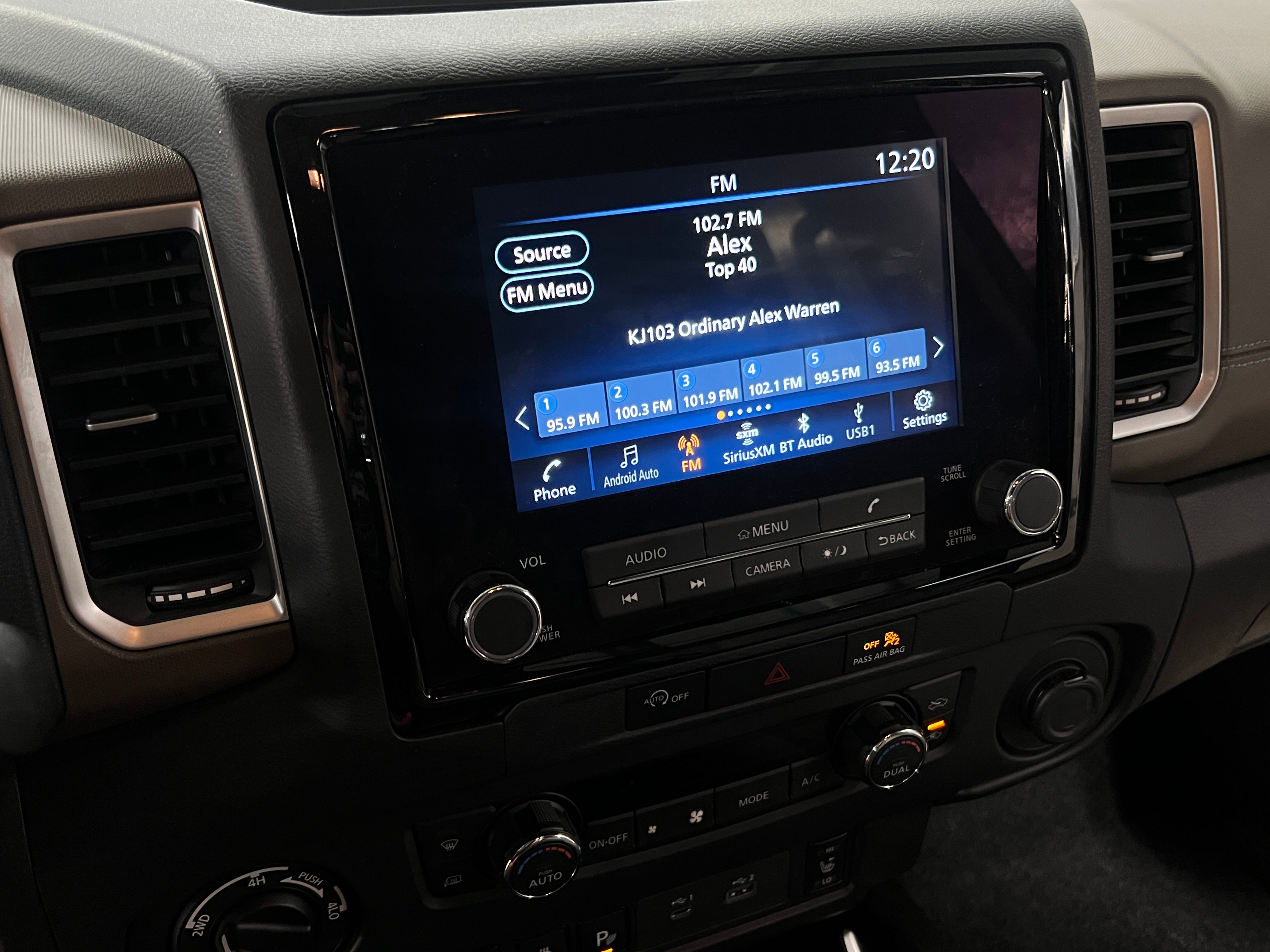 2023 Nissan Frontier SV 4