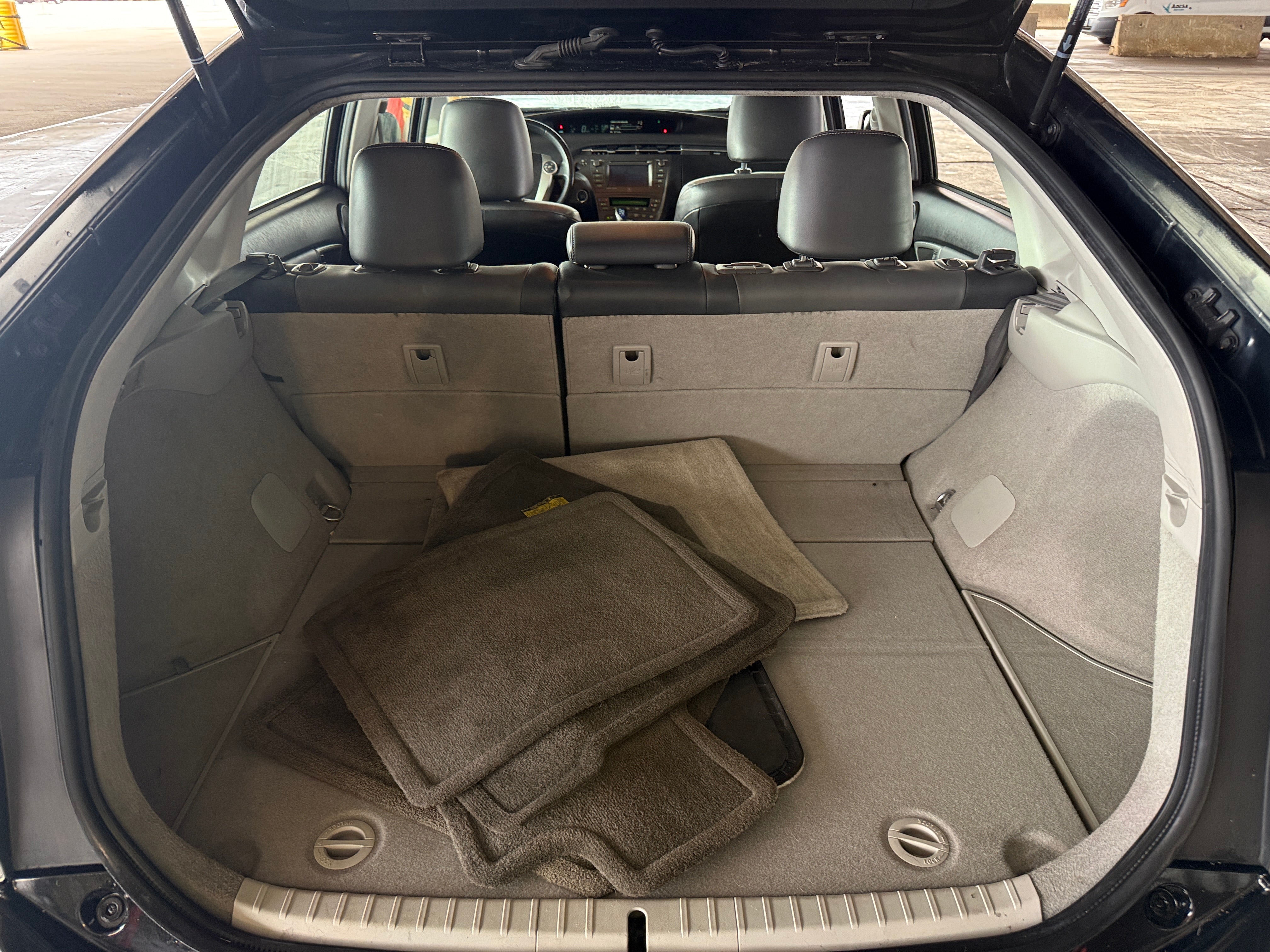 Thumbnail: 2015 Toyota Prius - 6