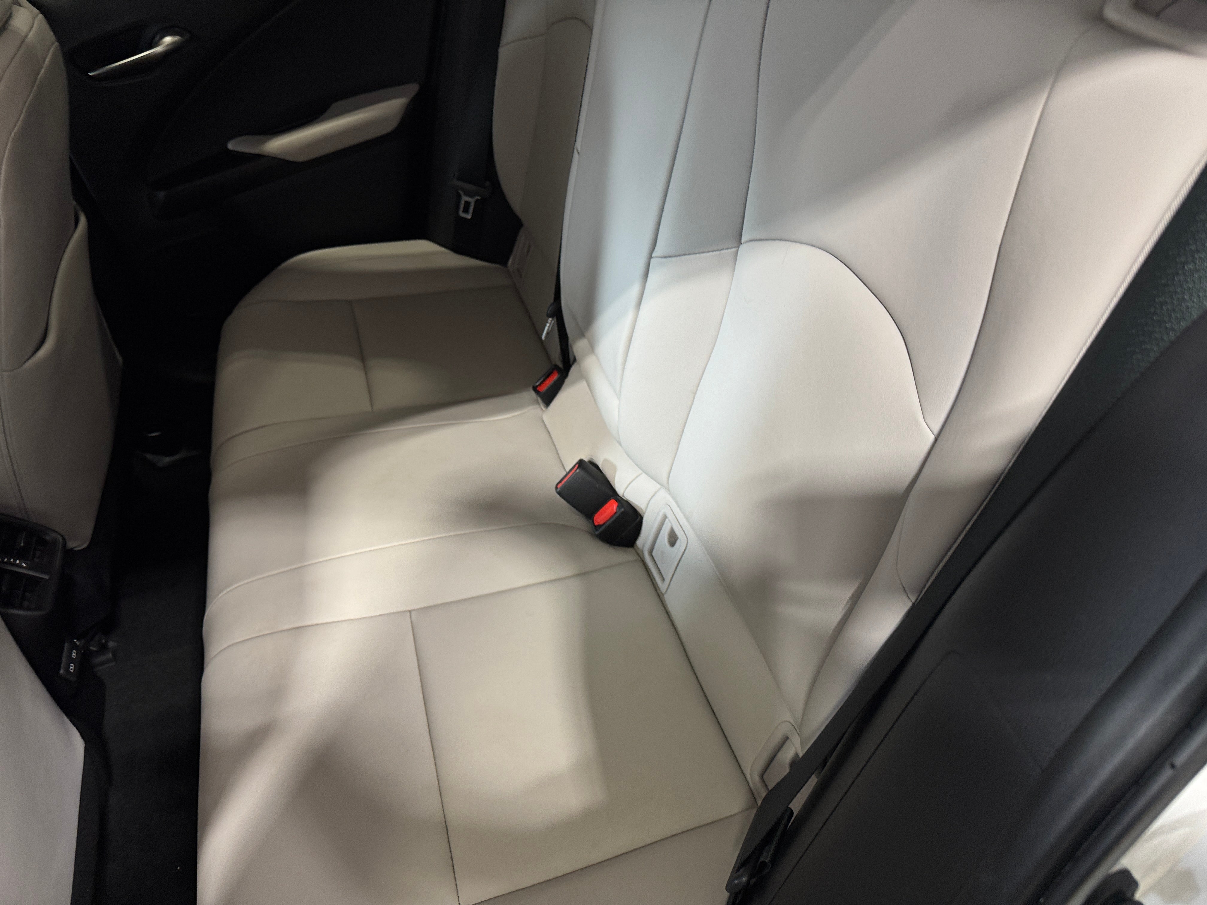 2023 Lexus UX 250h 5