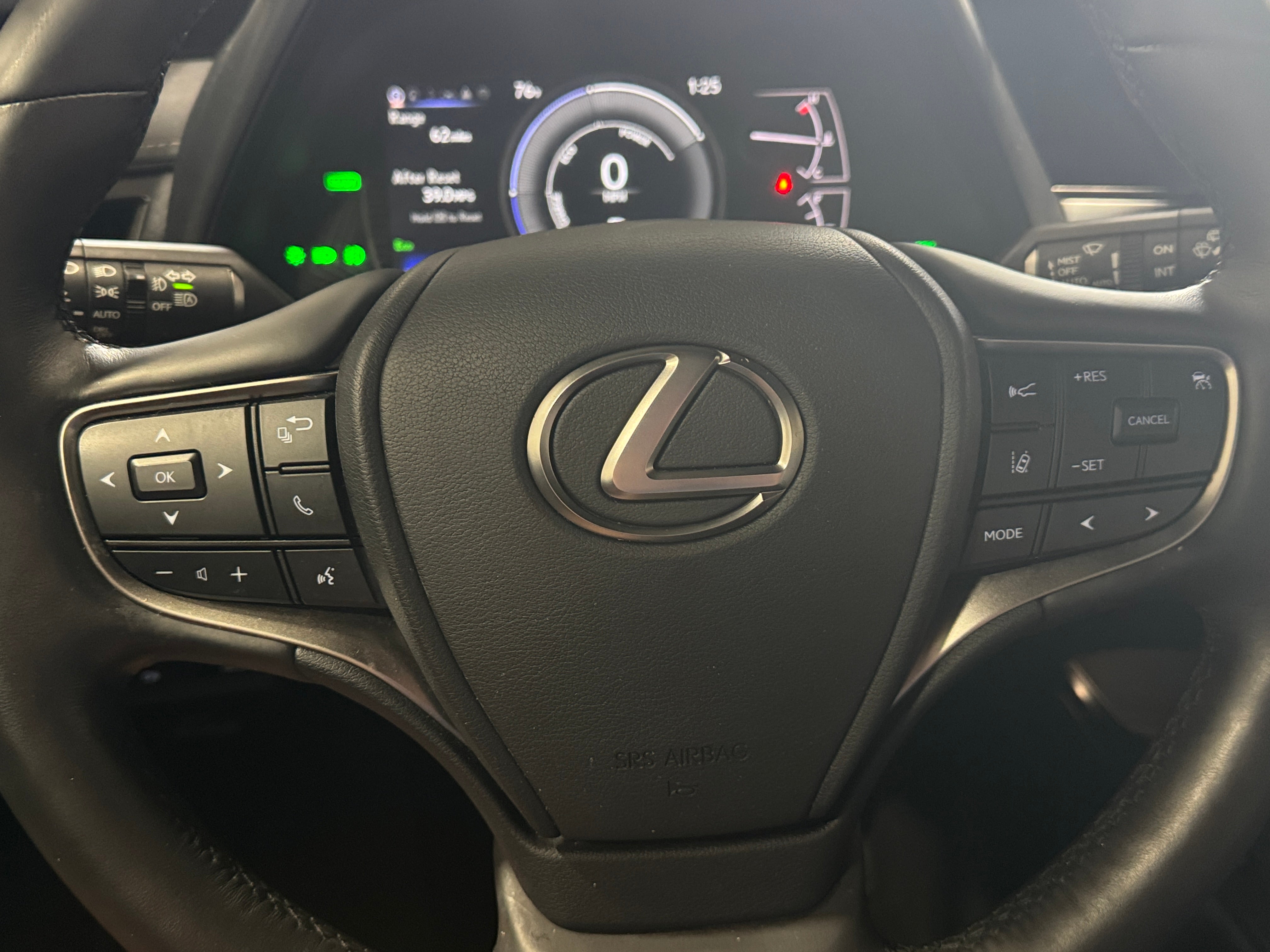 2023 Lexus UX 250h 4