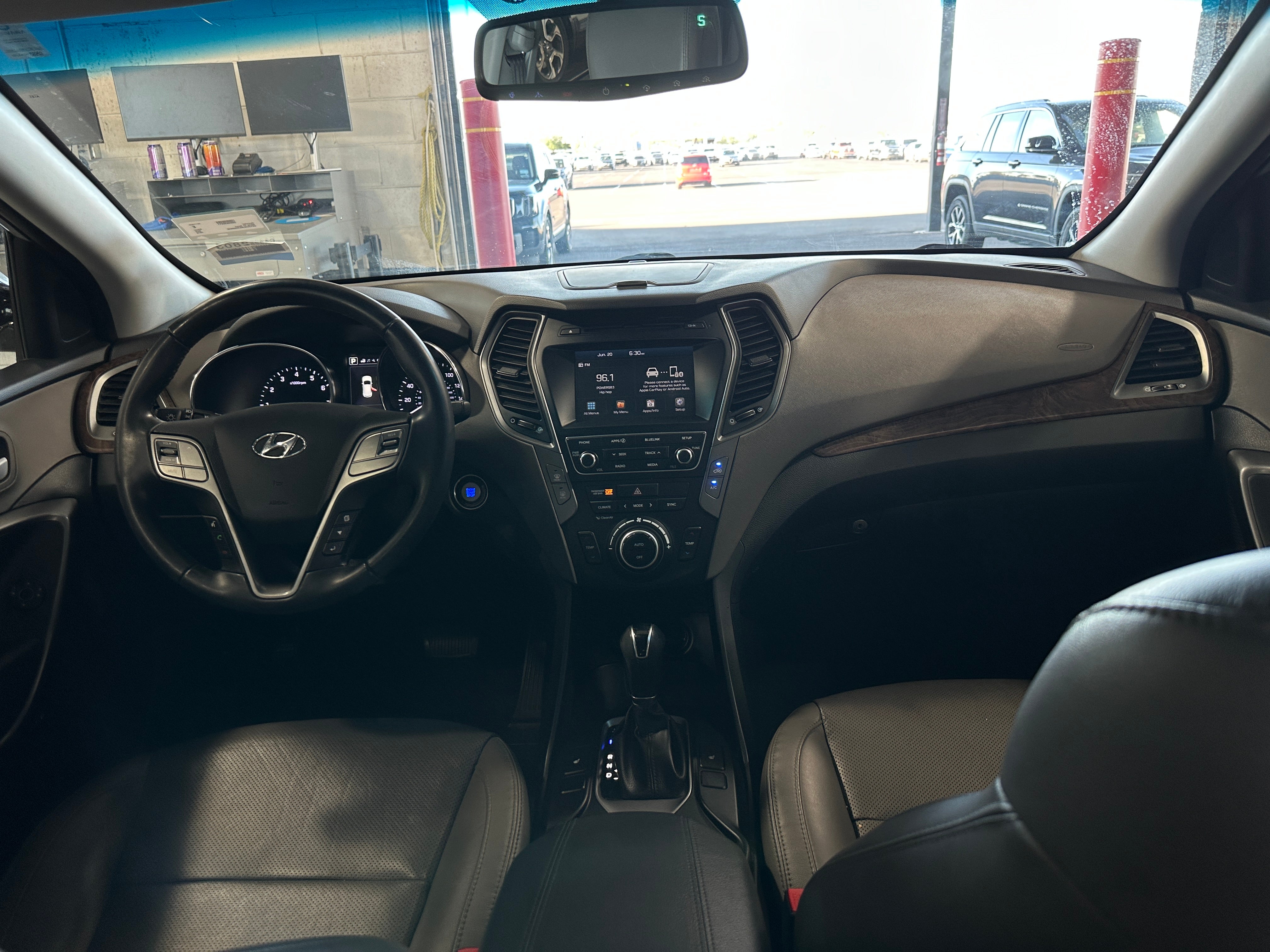 Thumbnail: 2018 Hyundai Santa Fe - 3