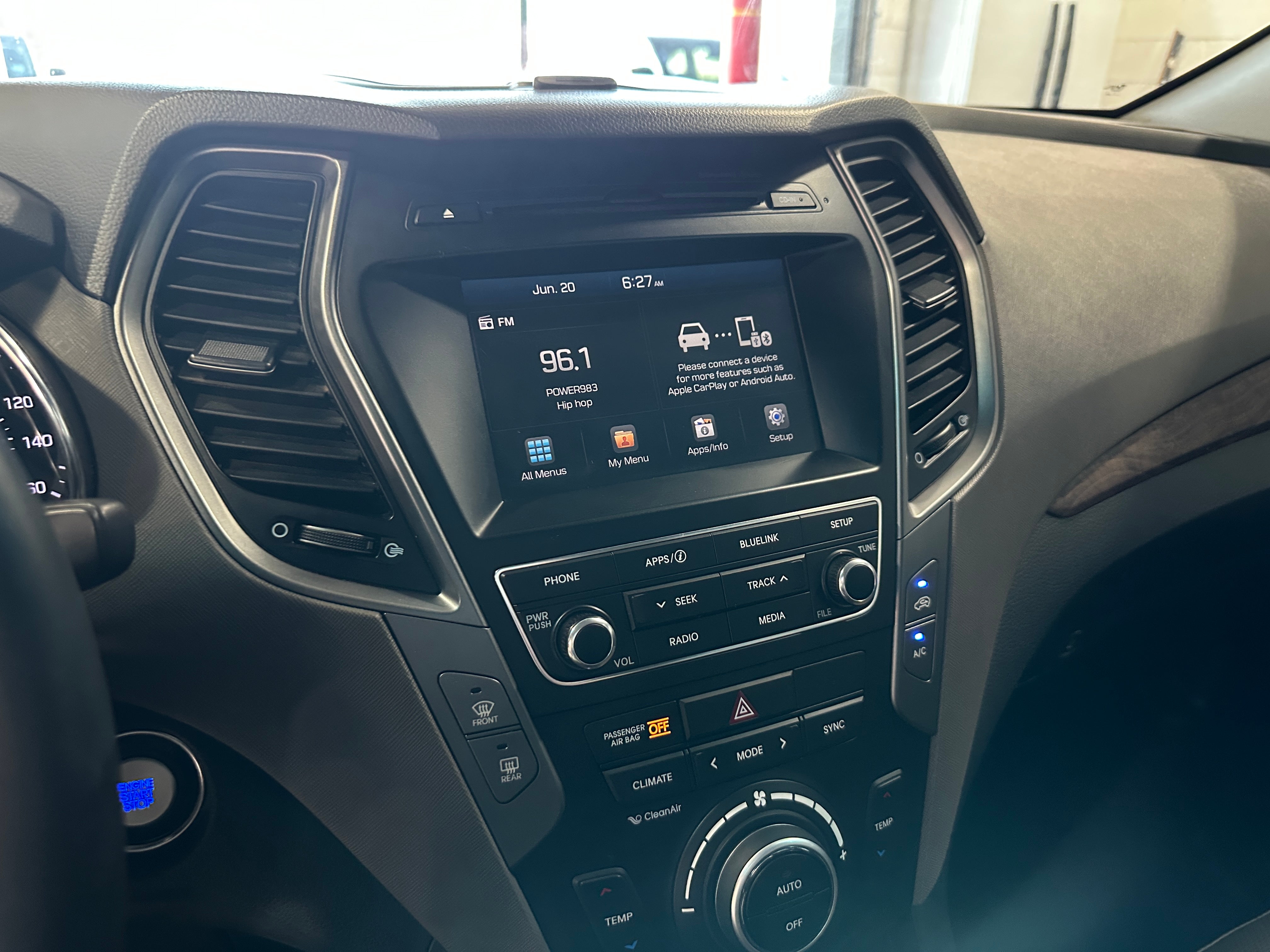 Thumbnail: 2018 Hyundai Santa Fe - 4