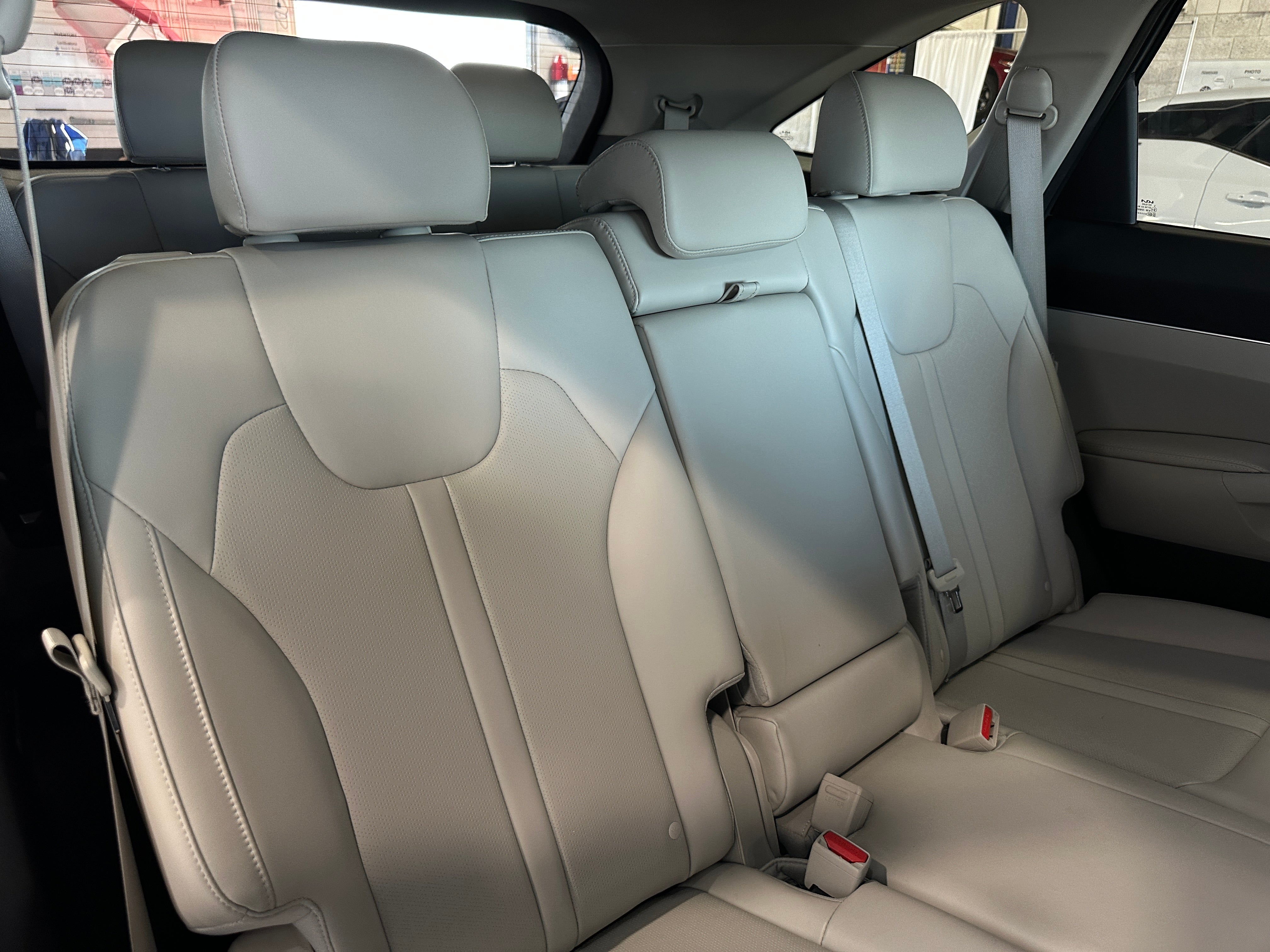 Thumbnail: 2023 Kia Sorento - 5
